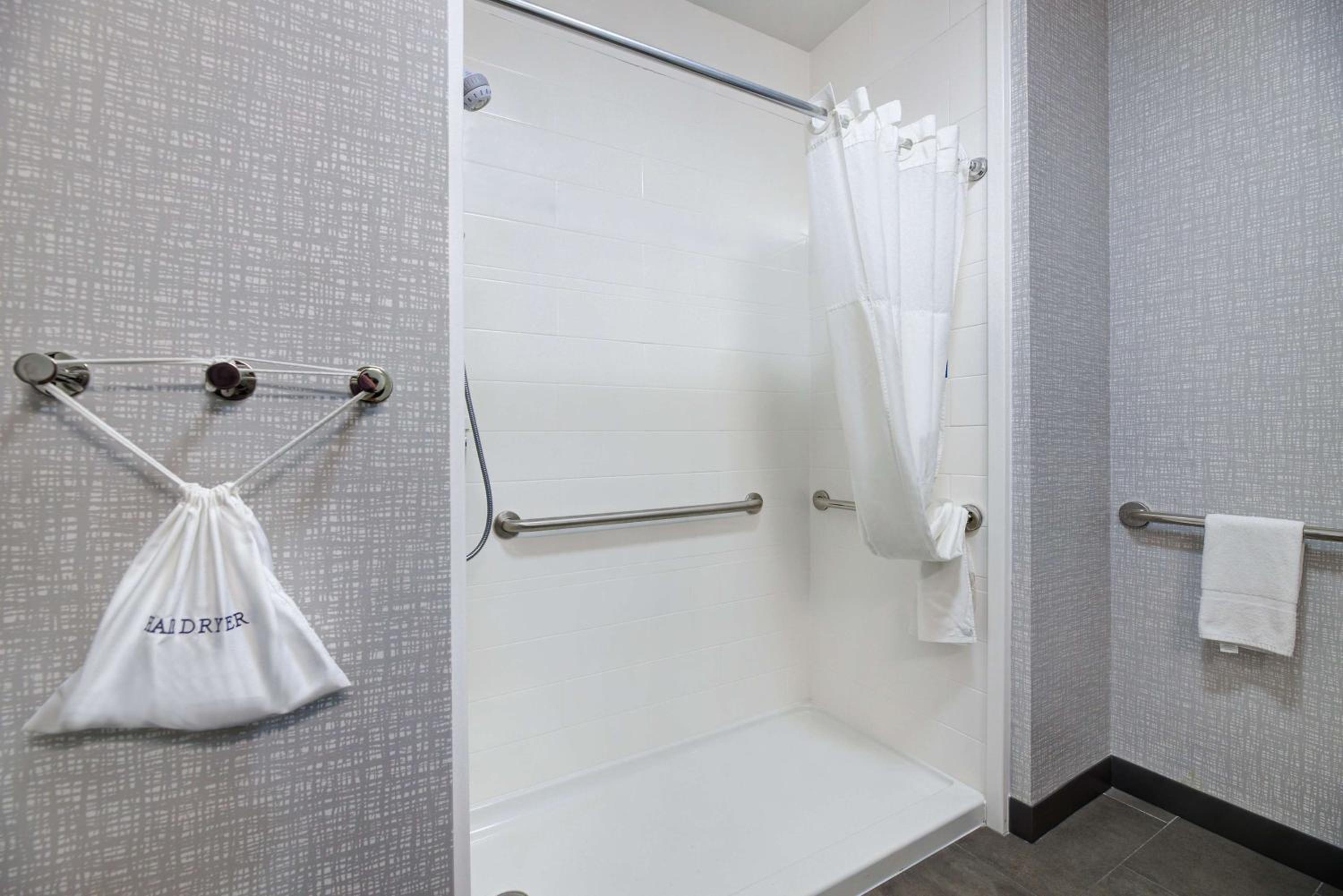 King Room - Mobility Access/Non-Smoking photo 2
