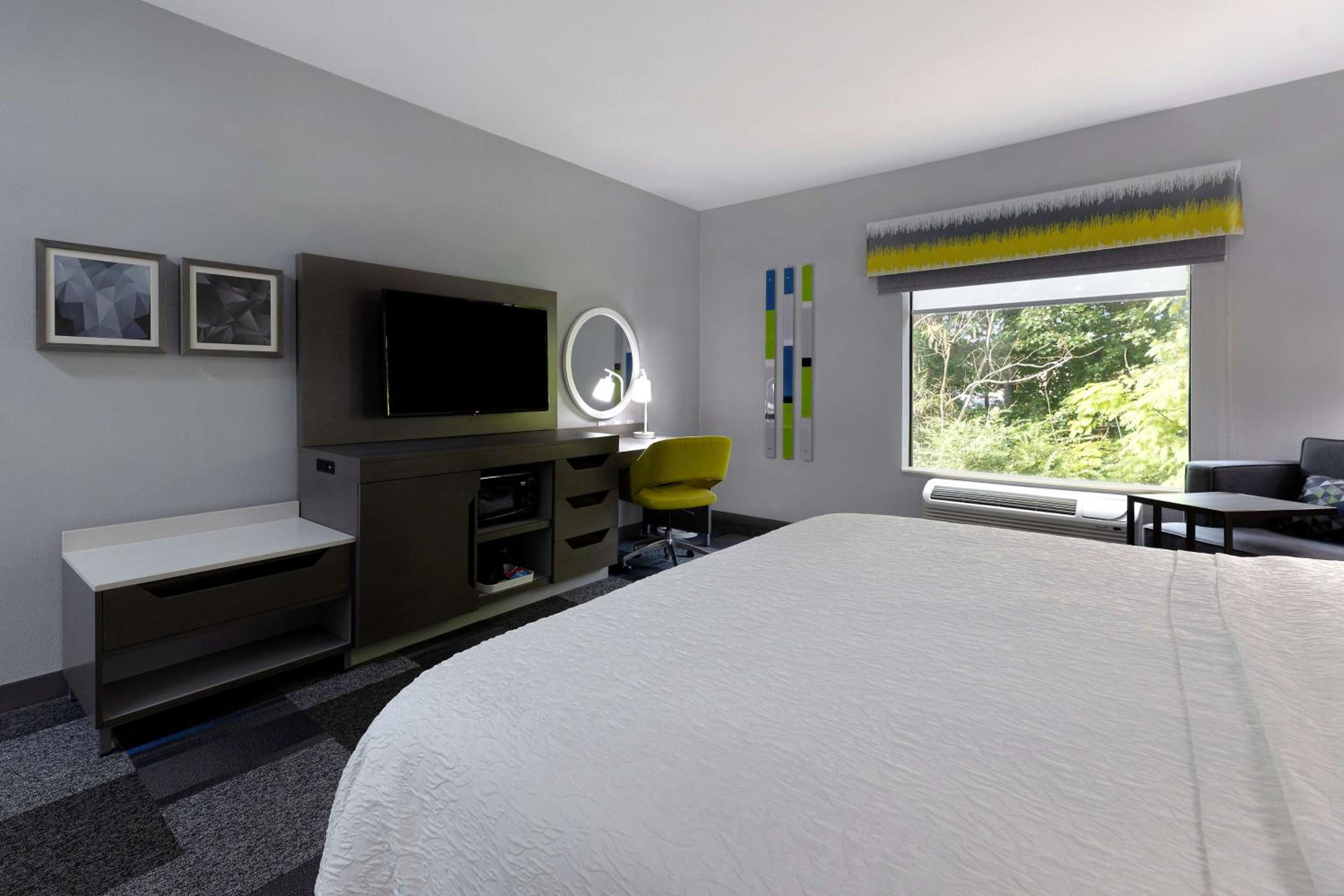 King Room - Mobility Access/Non-Smoking photo 1