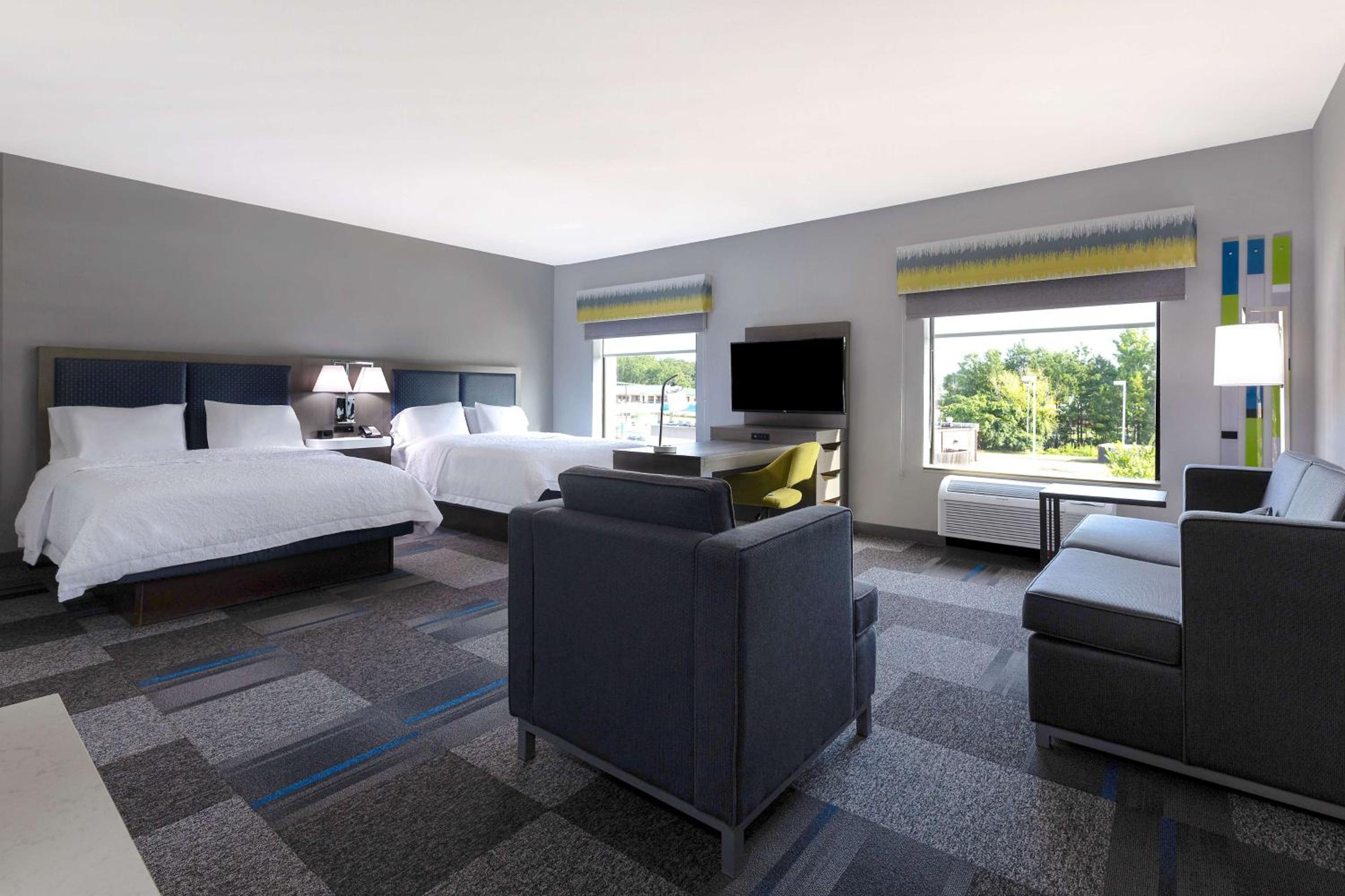 Queen Studio Suite with Two Queen Beds - Non-Smoking photo 2