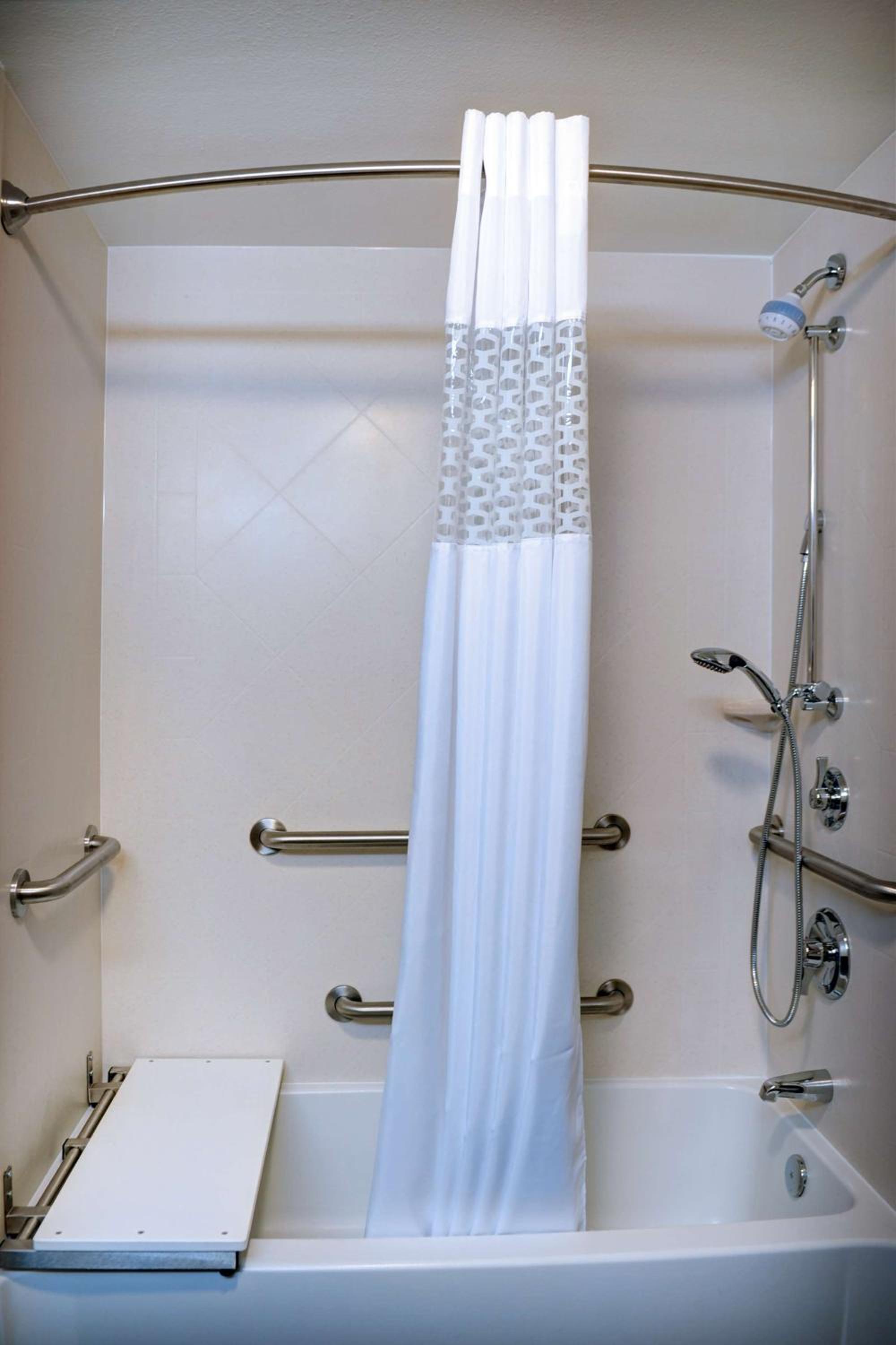 King Room with Accessible Tub - Mobility and Hearing Access/Non-Smoking photo 3