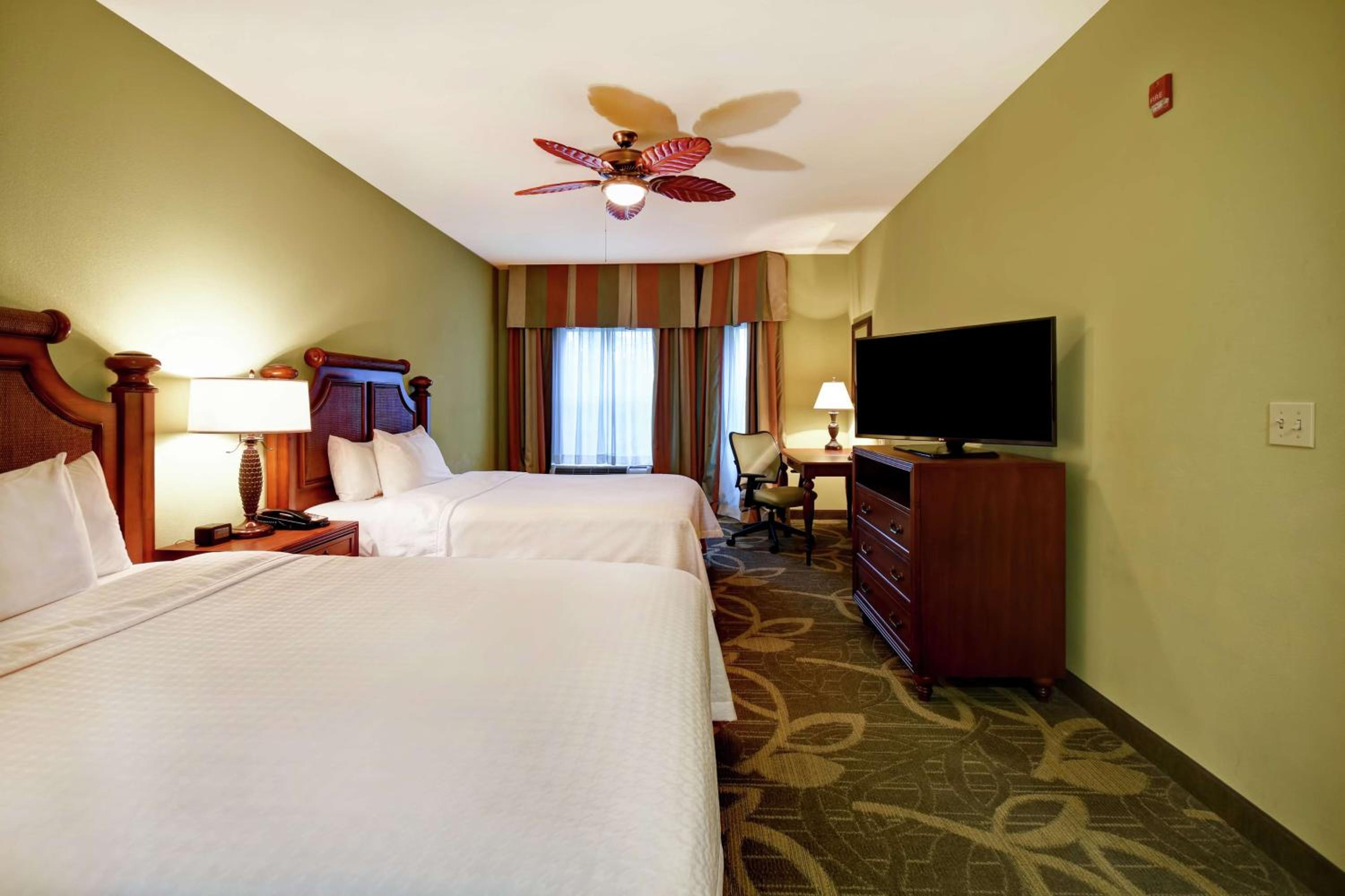 One-Bedroom Queen Suite with Two Queen Beds - Non-Smoking - Photo 1