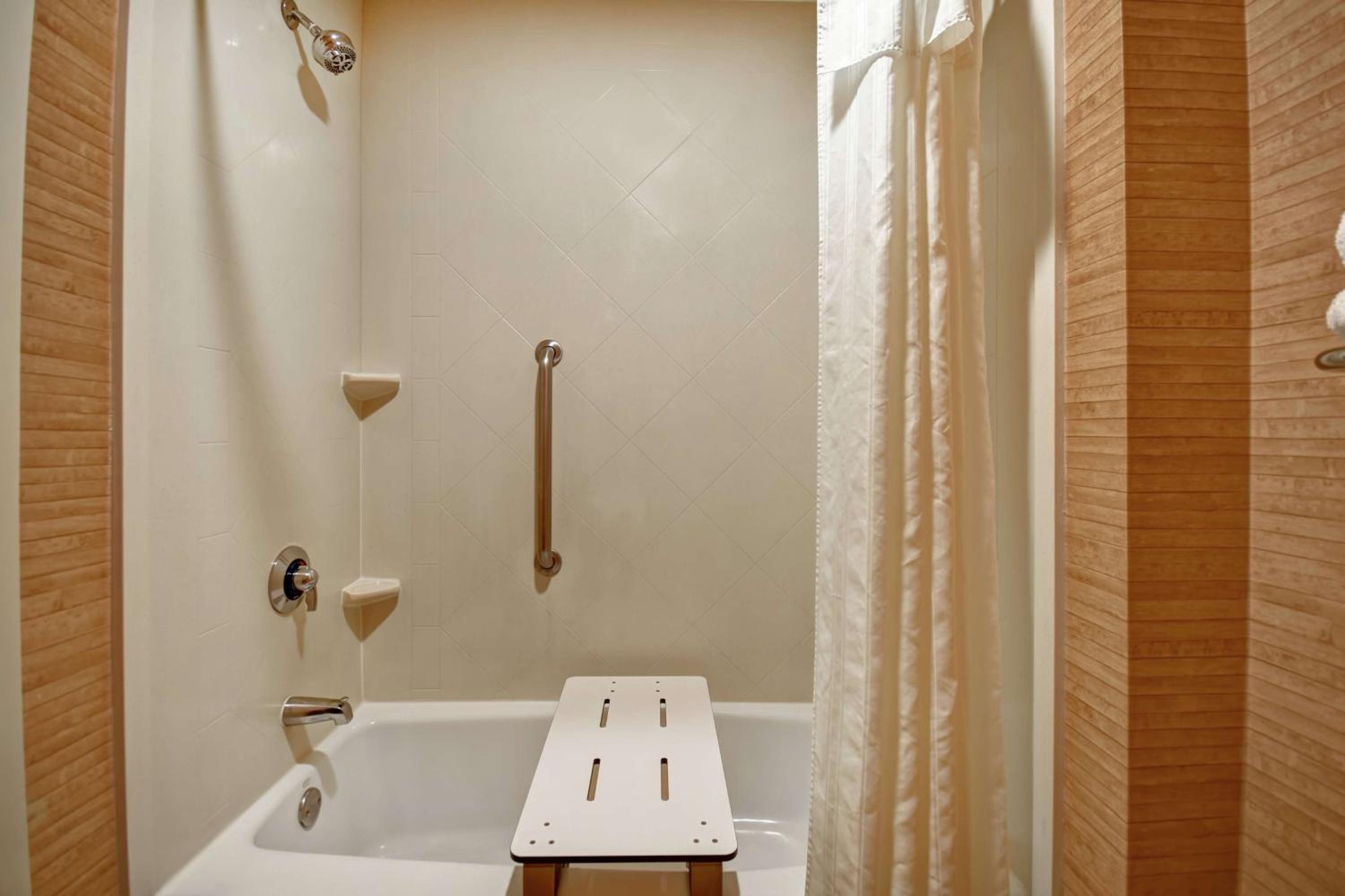 One-Bedroom King Suite - Non-Smoking - Photo 5