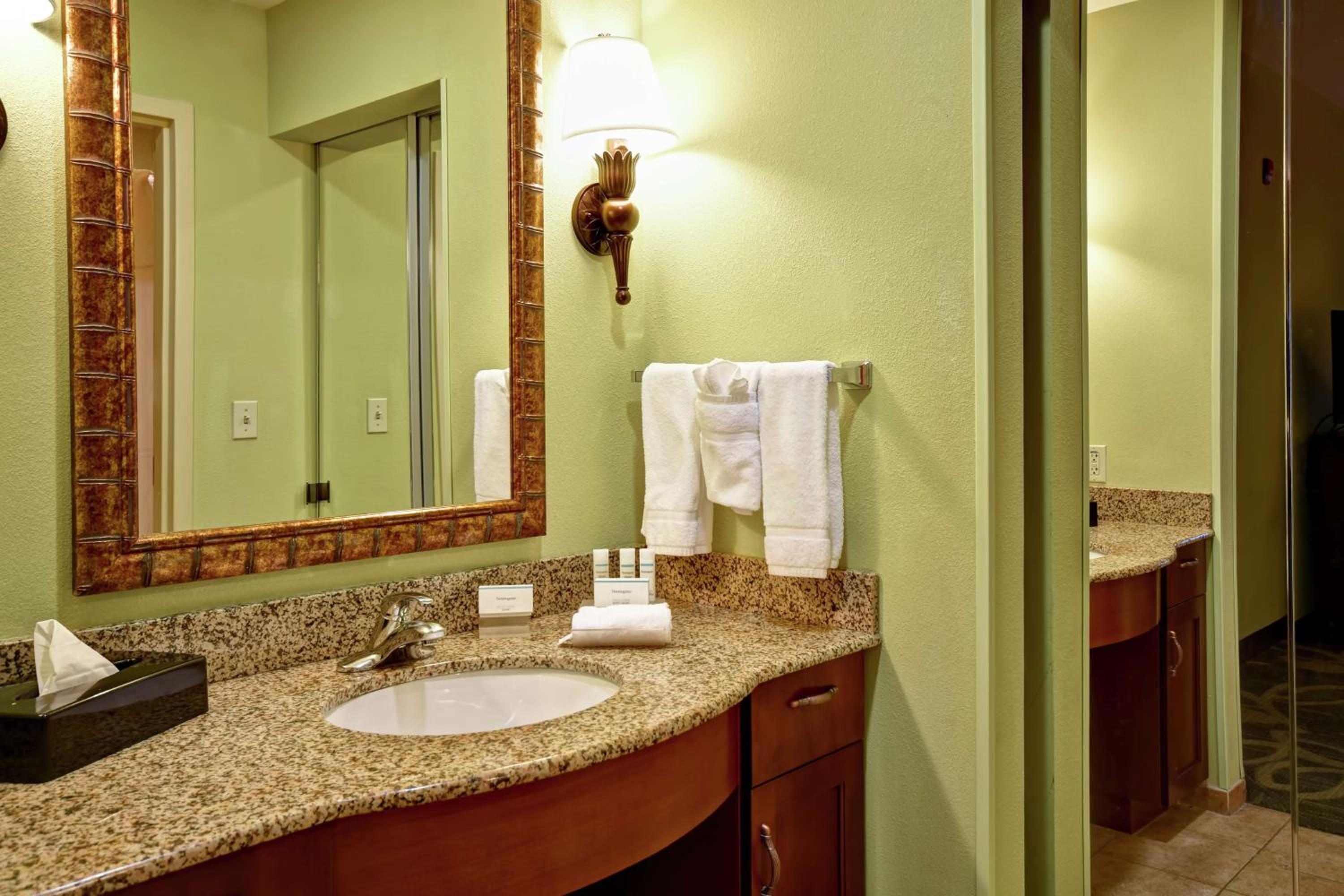 King Studio Suite - Non-Smoking - Photo 2