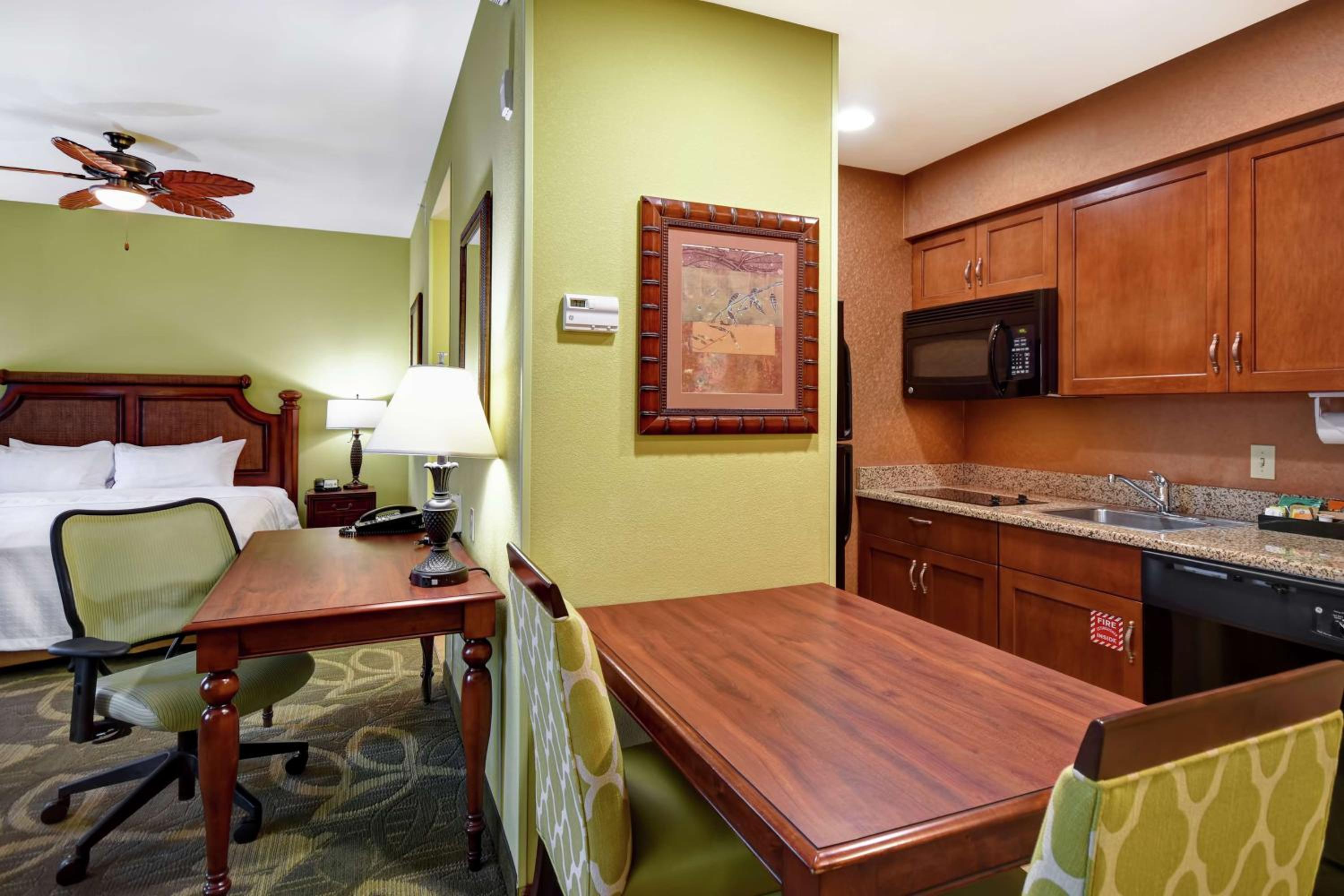 King Studio Suite - Non-Smoking - Photo 4