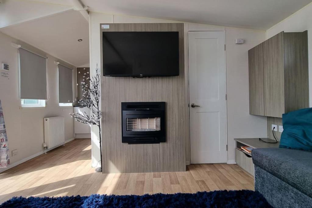Two-Bedroom House photo 2