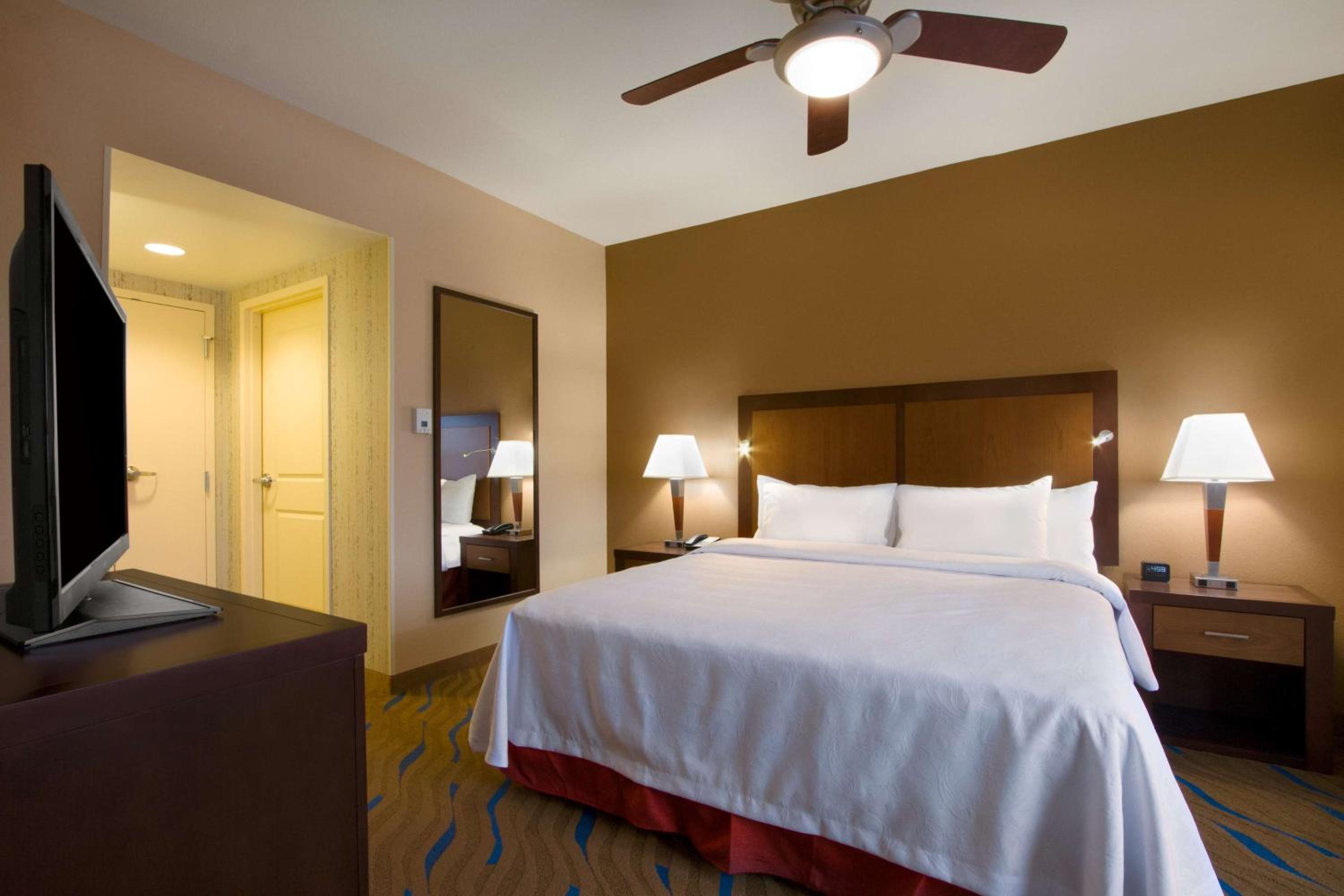 King Studio Suite - Hearing Access/Non-Smoking