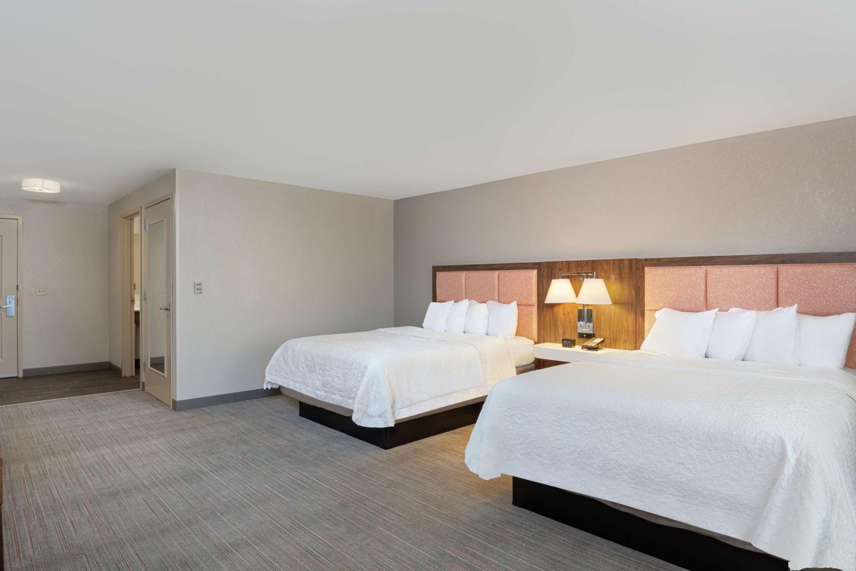 Queen Room with Two Queen Beds - Mobility and Hearing Access/Non-Smoking - Photo 2