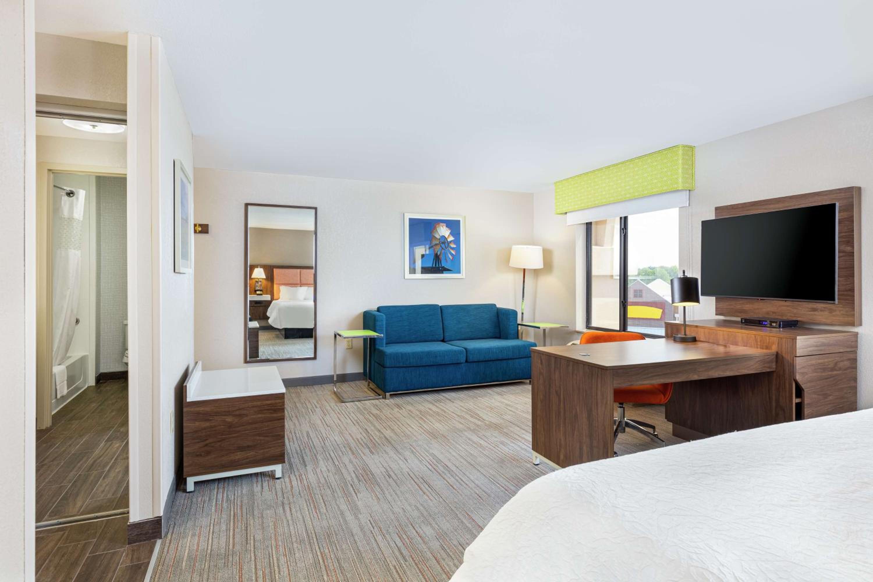 King Studio Suite - Non-Smoking - Photo 4