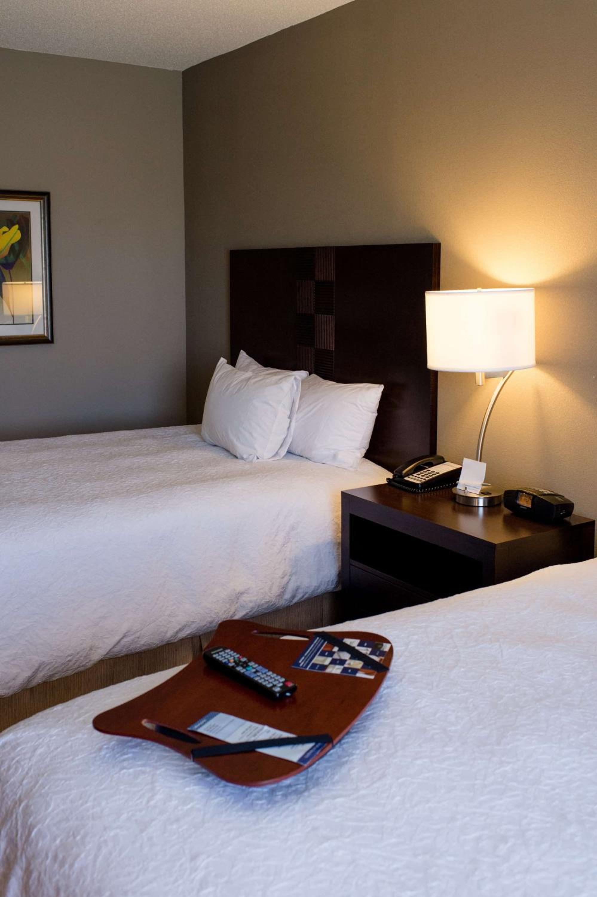 Room with Two Queen Beds - Non-Smoking - Photo 2