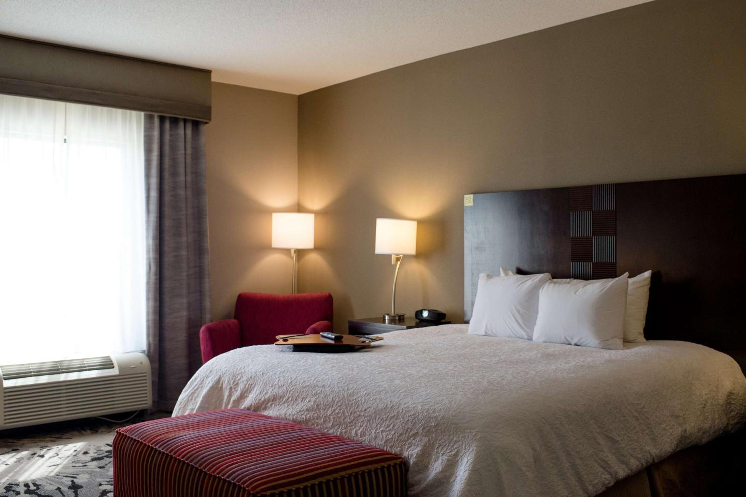 King Room with King Bed - Non-Smoking - Photo 1