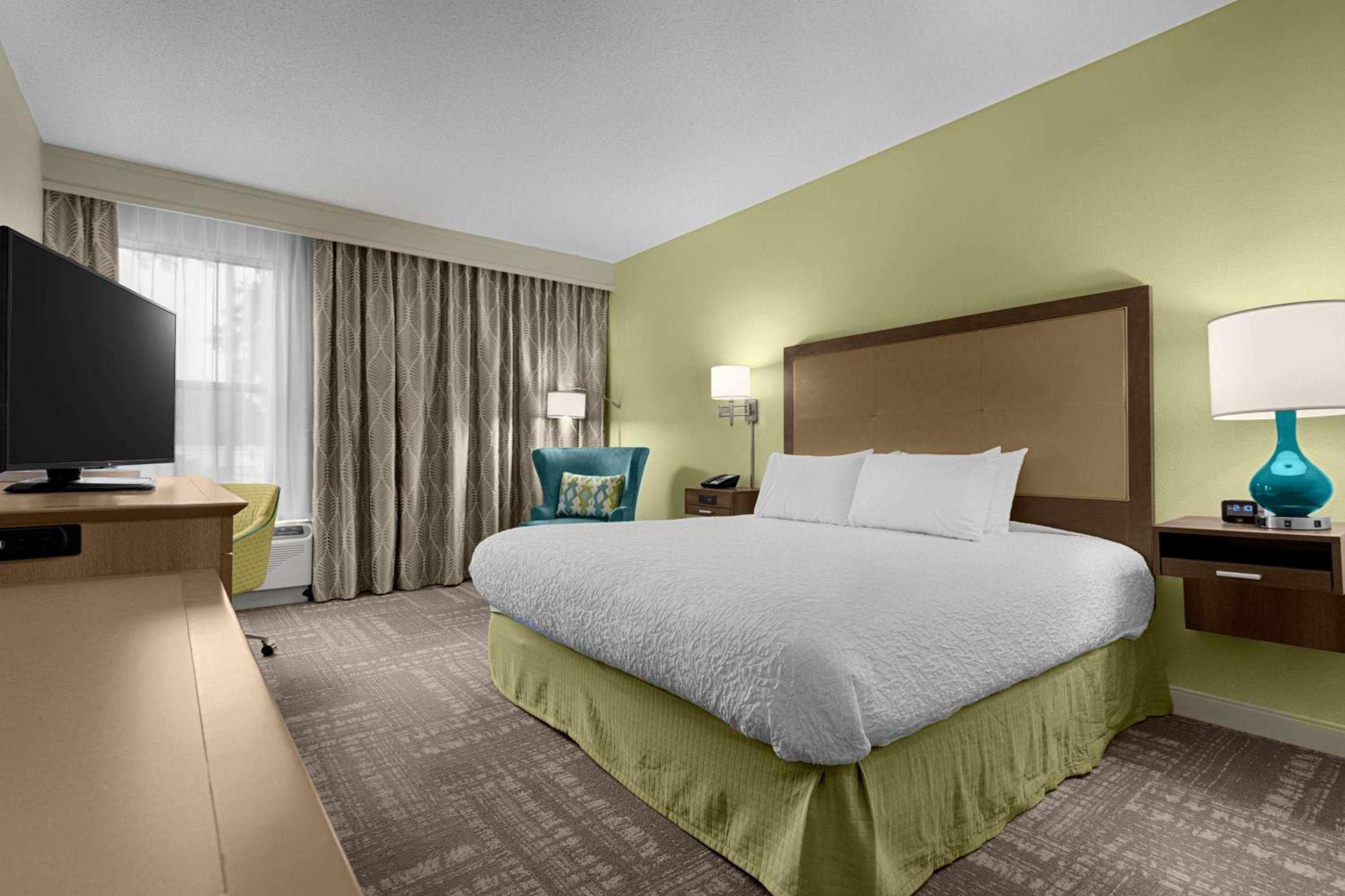 King Room - Non-Smoking - Photo 1