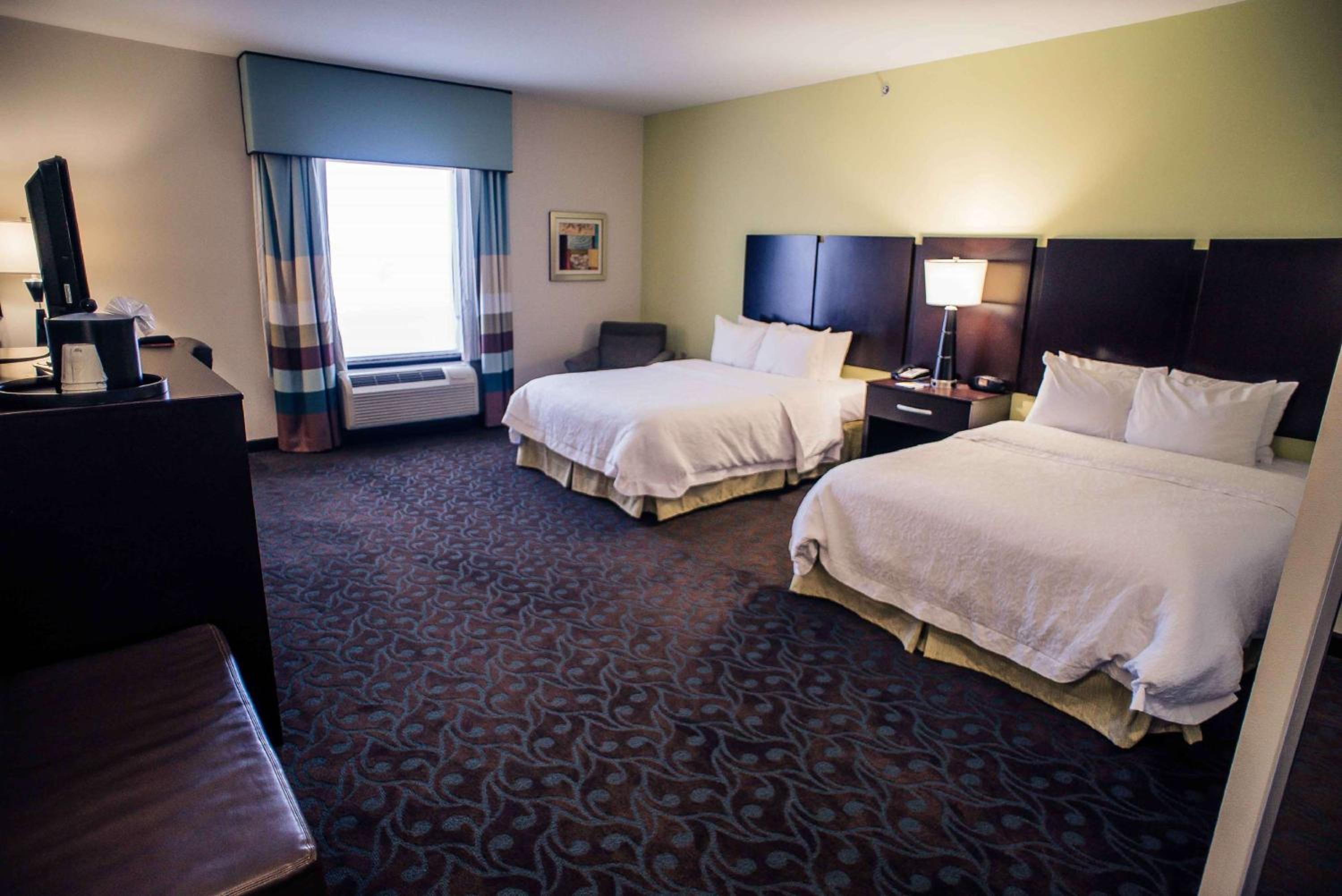 Queen Room with Two Queen Beds - Mobility Access/Non-Smoking - Photo 1