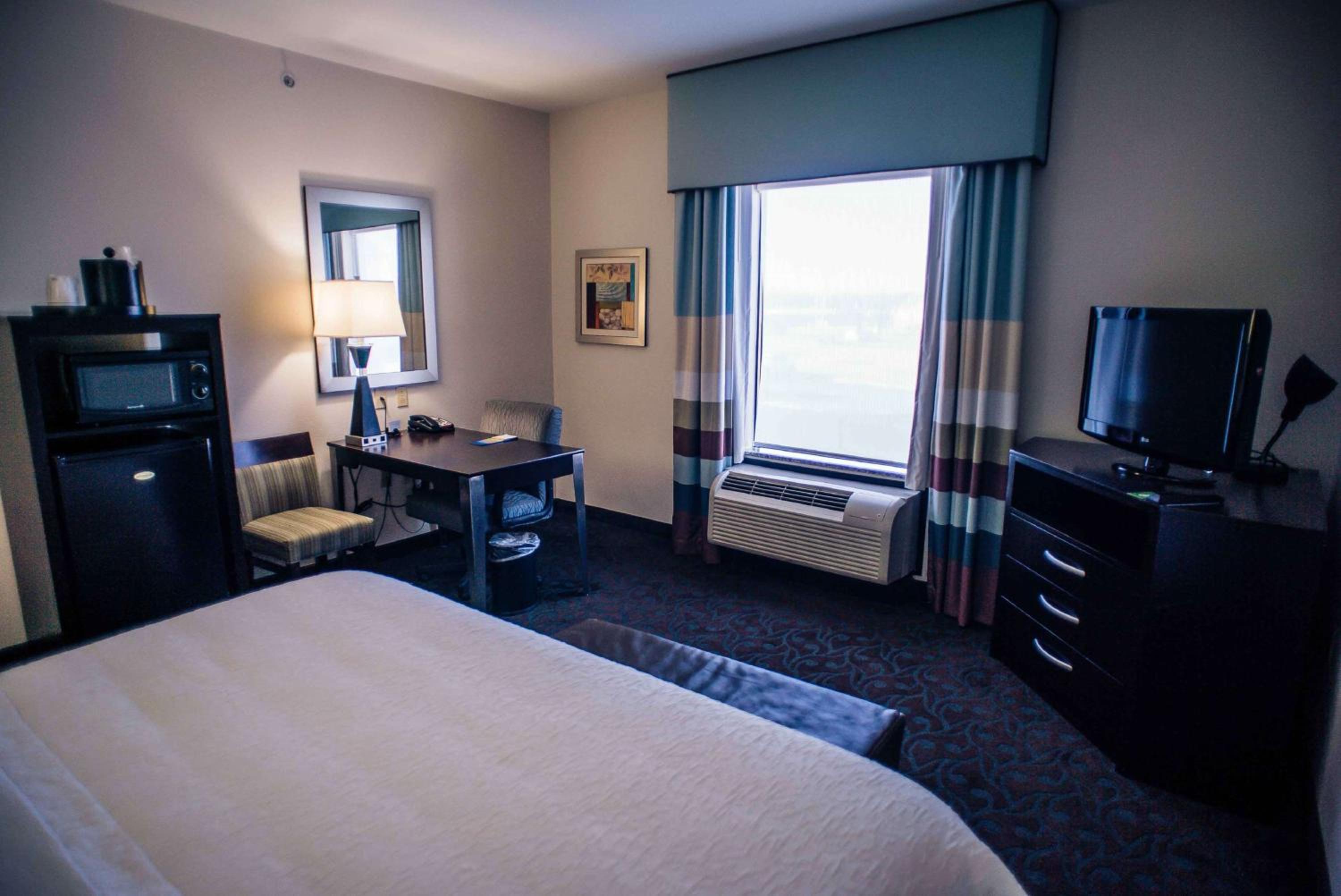 King Room - Non-Smoking - Photo 1