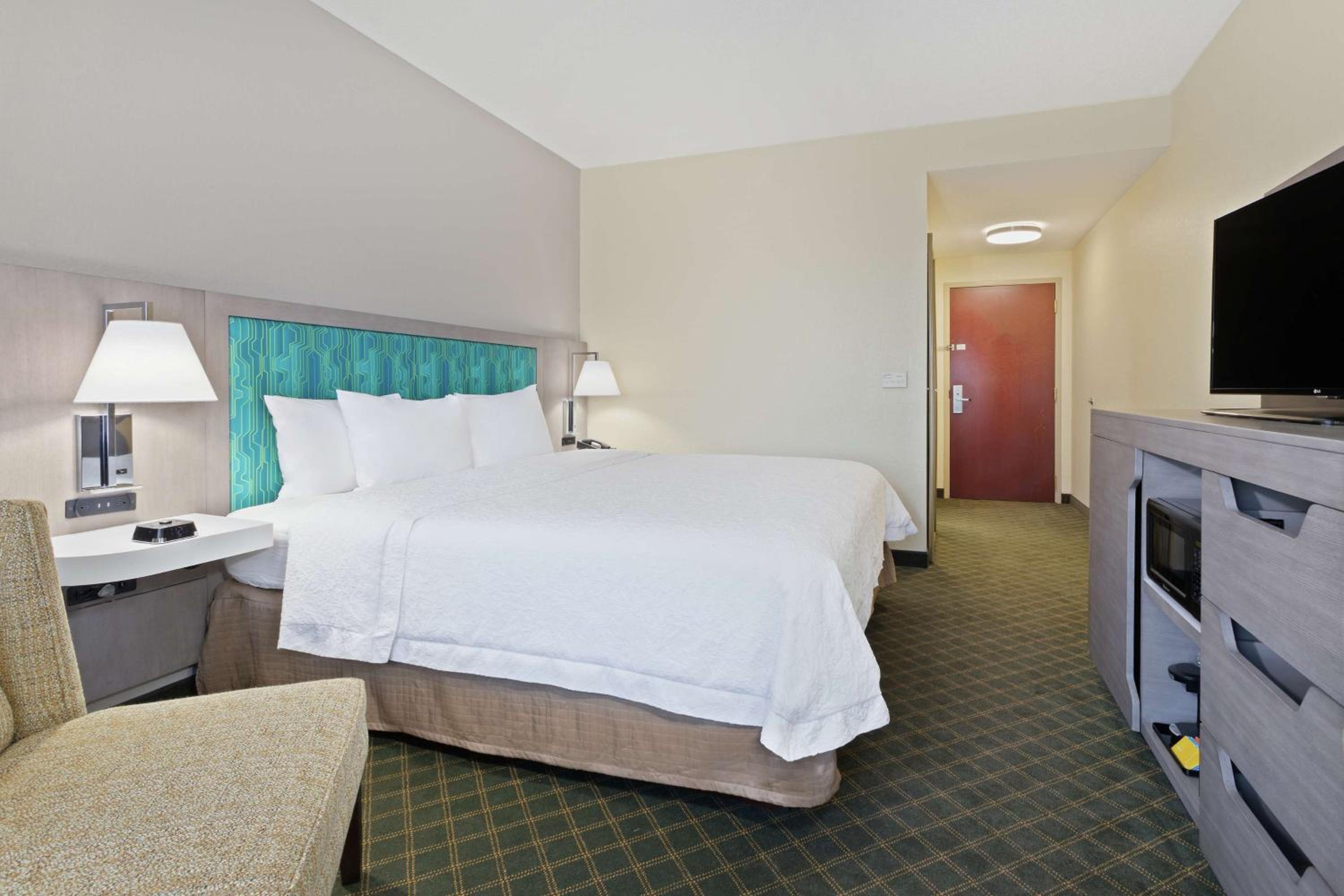 King Room - Non-Smoking - Photo 2