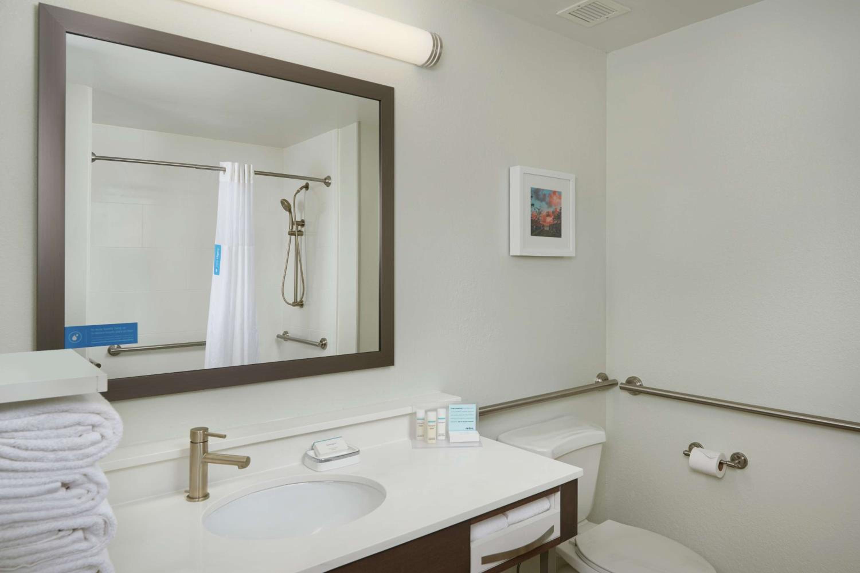 King Room - Mobility Access/Non-Smoking - Photo 3