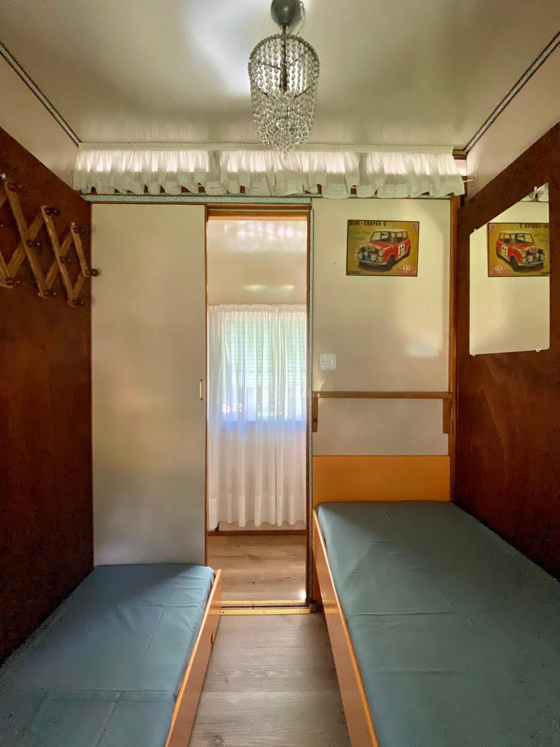 Caravan Superior  photo 3