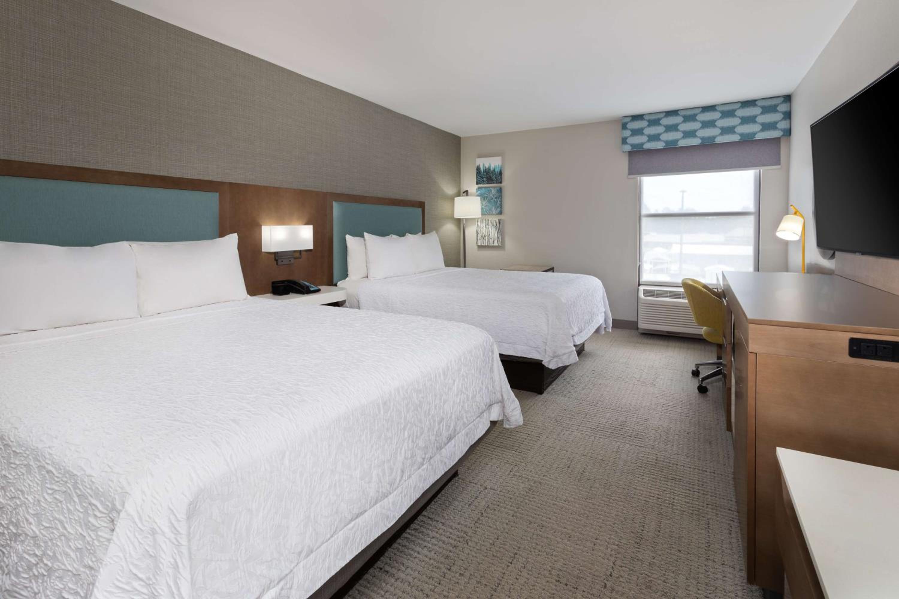 Double Room with Two Double Beds - Non-Smoking - Photo 2