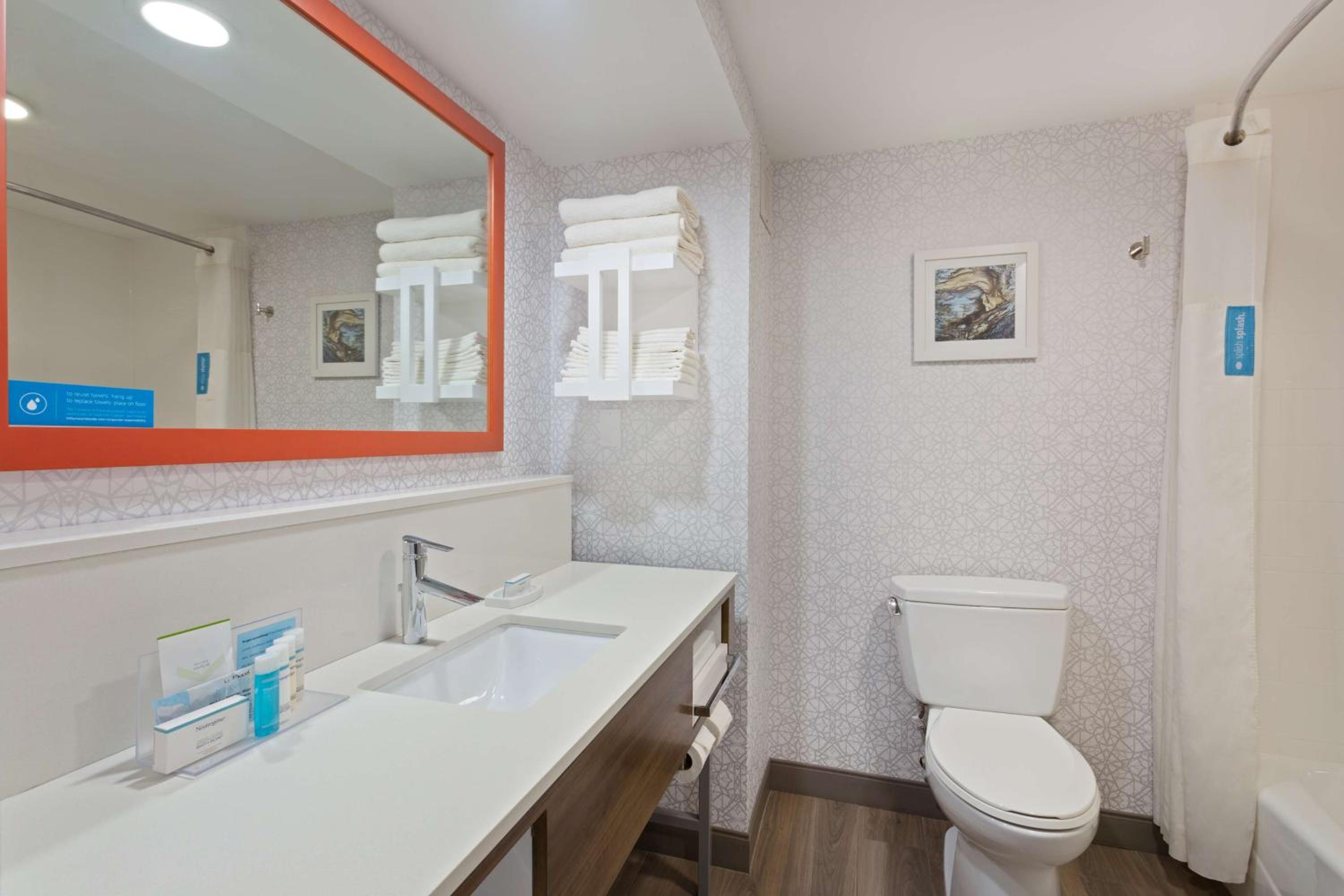 Double Room with Two Double Beds - Non-Smoking - Photo 4