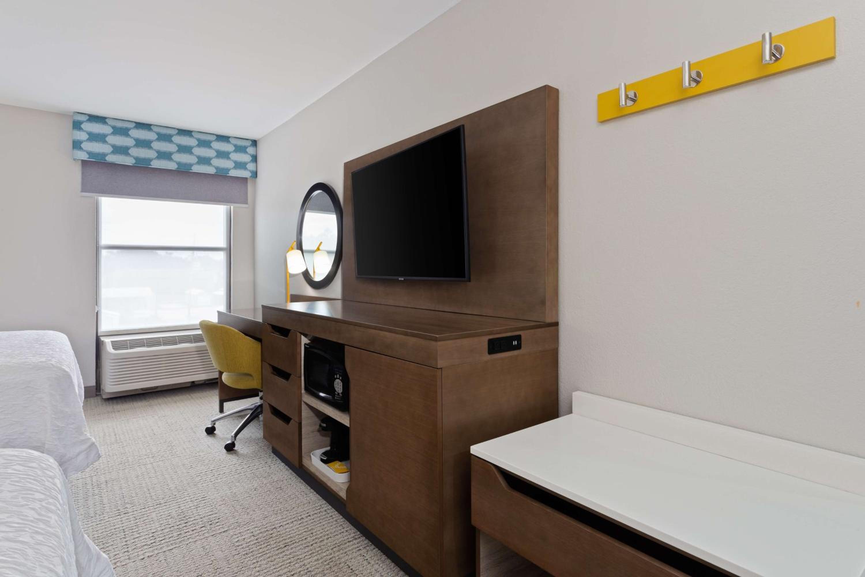 Double Room with Two Double Beds - Non-Smoking - Photo 3