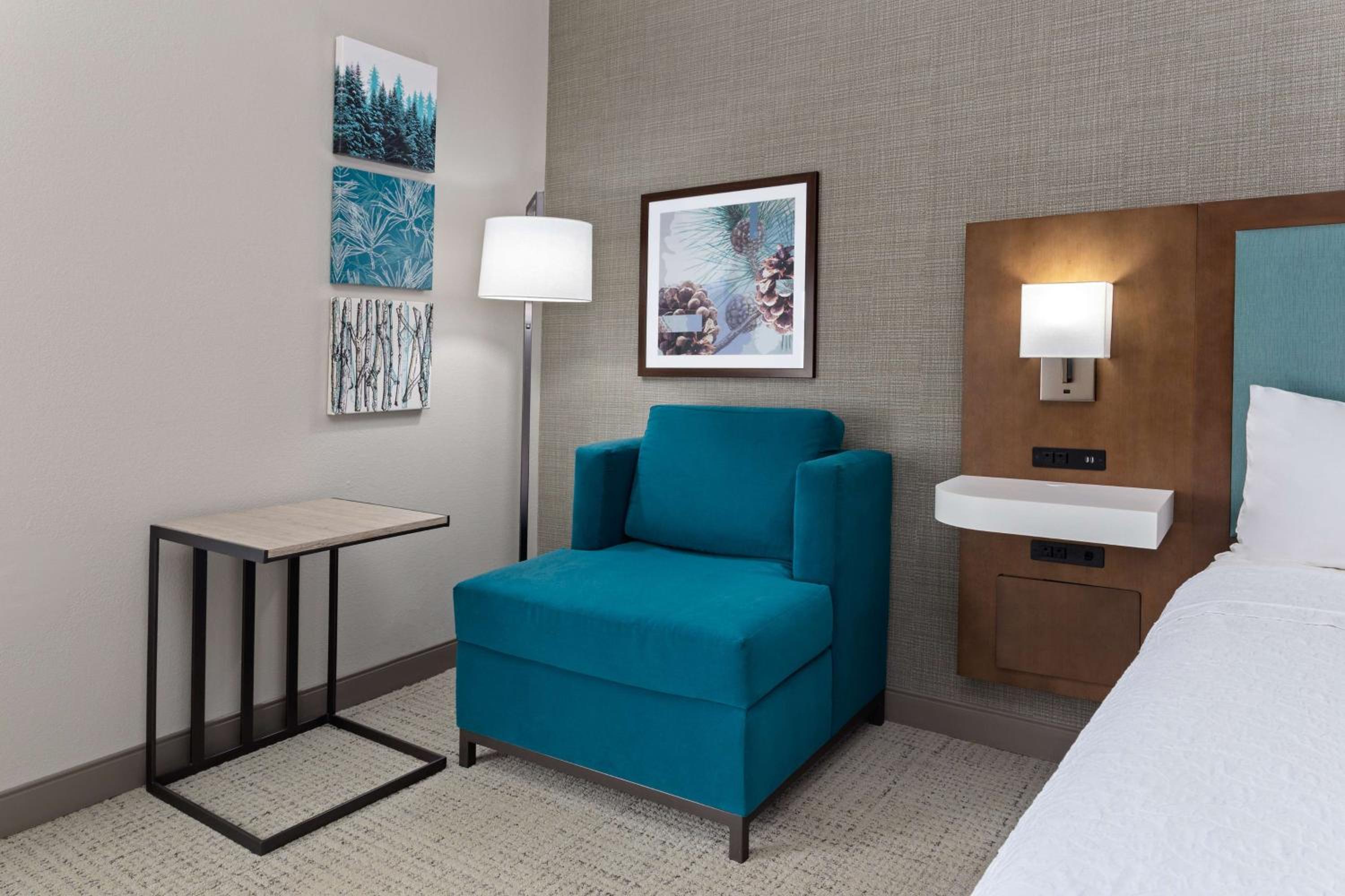 Double Room with Two Double Beds - Non-Smoking - Photo 6