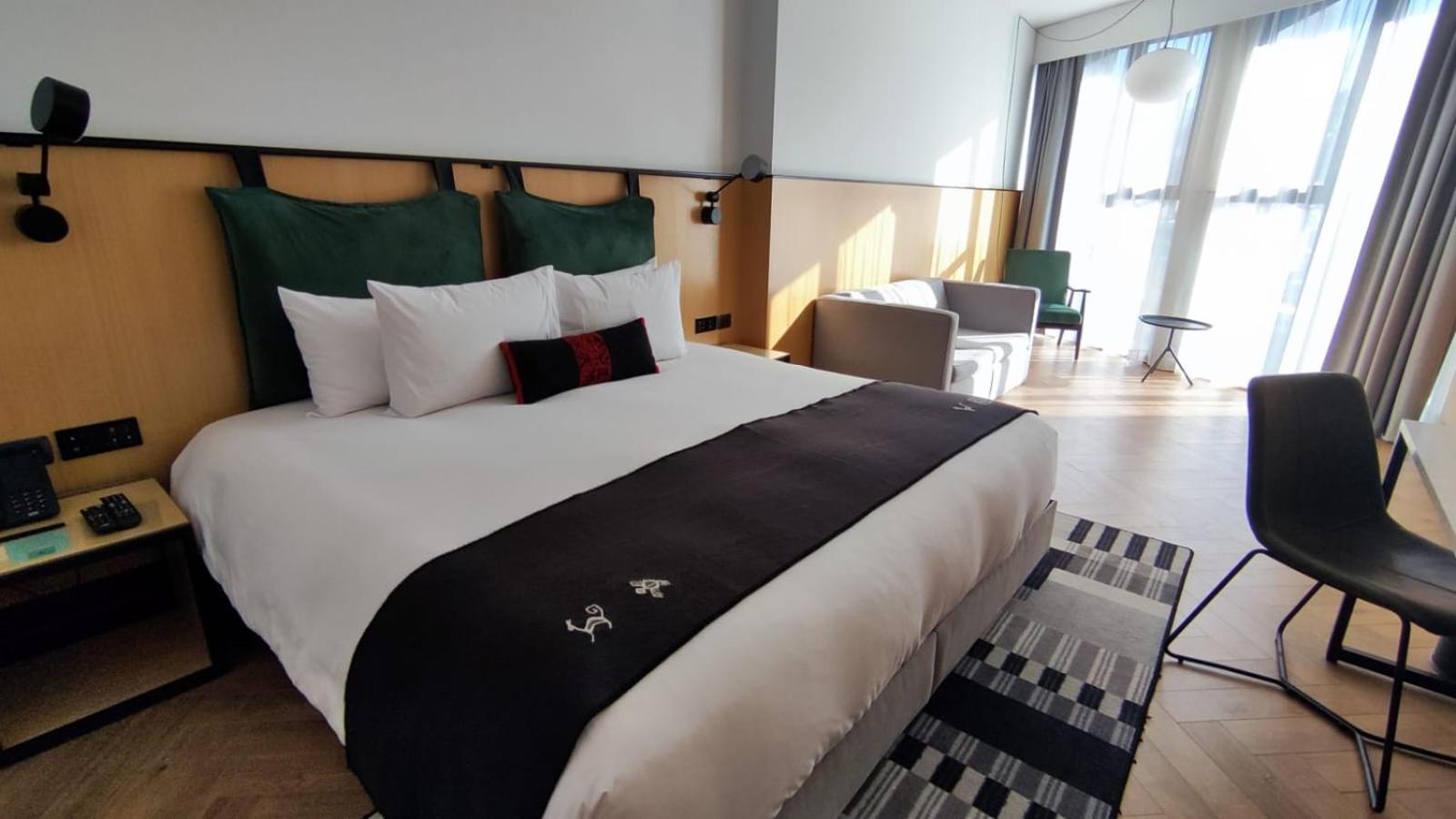Deluxe Room - Photo 1