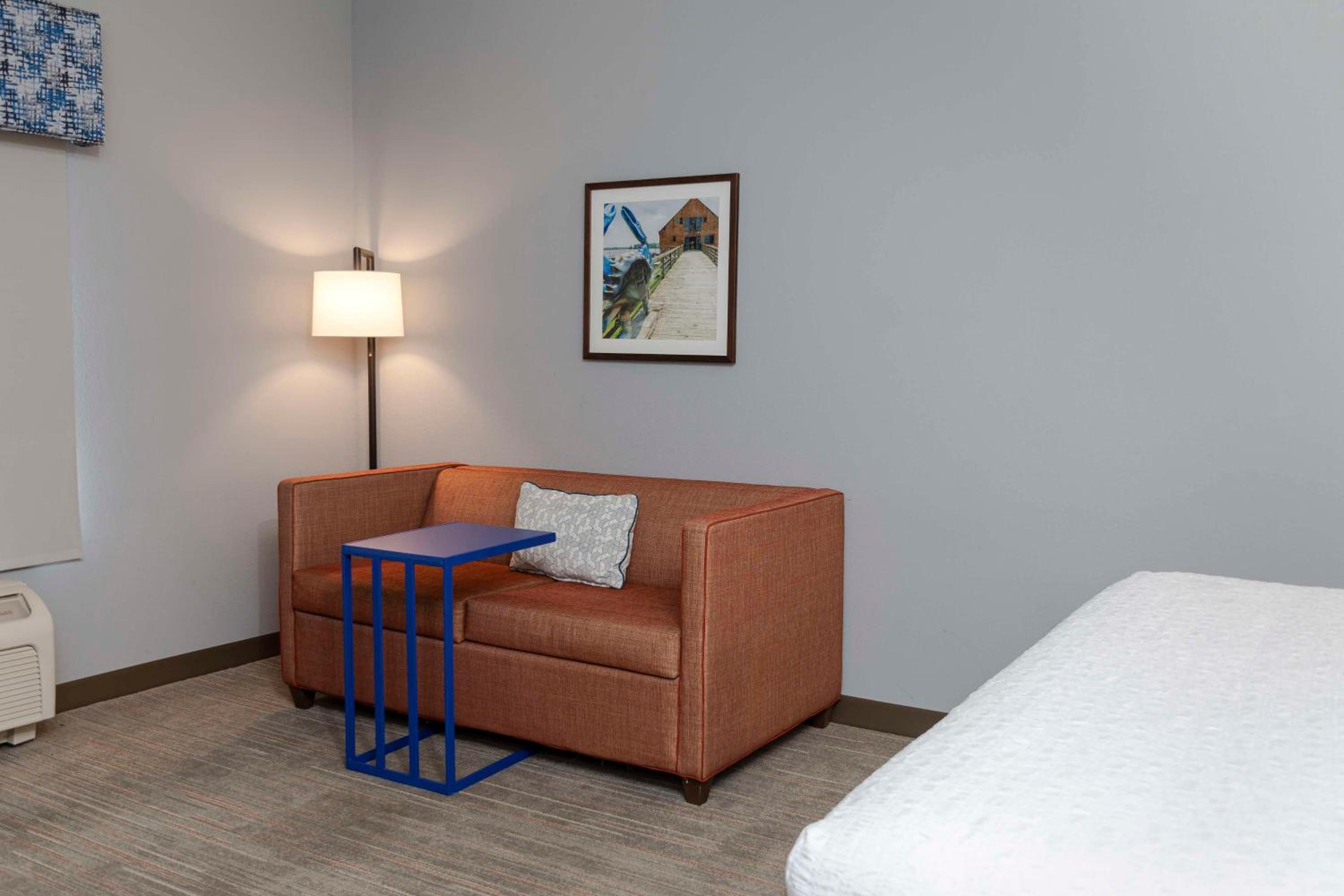 King Room with Sofa Bed and Study - Non-Smoking - Photo 6