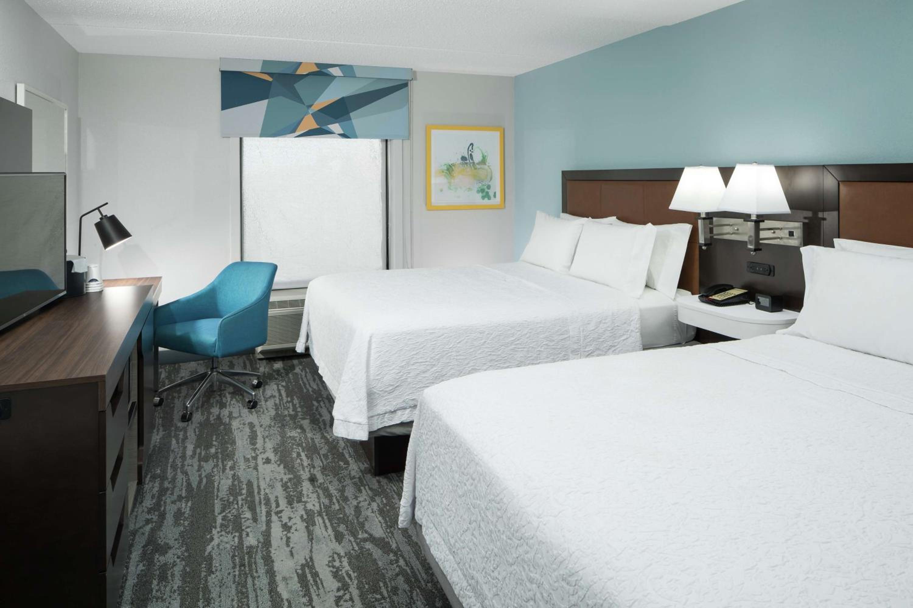 Room with Two Queen Beds - Non-Smoking - Photo 1