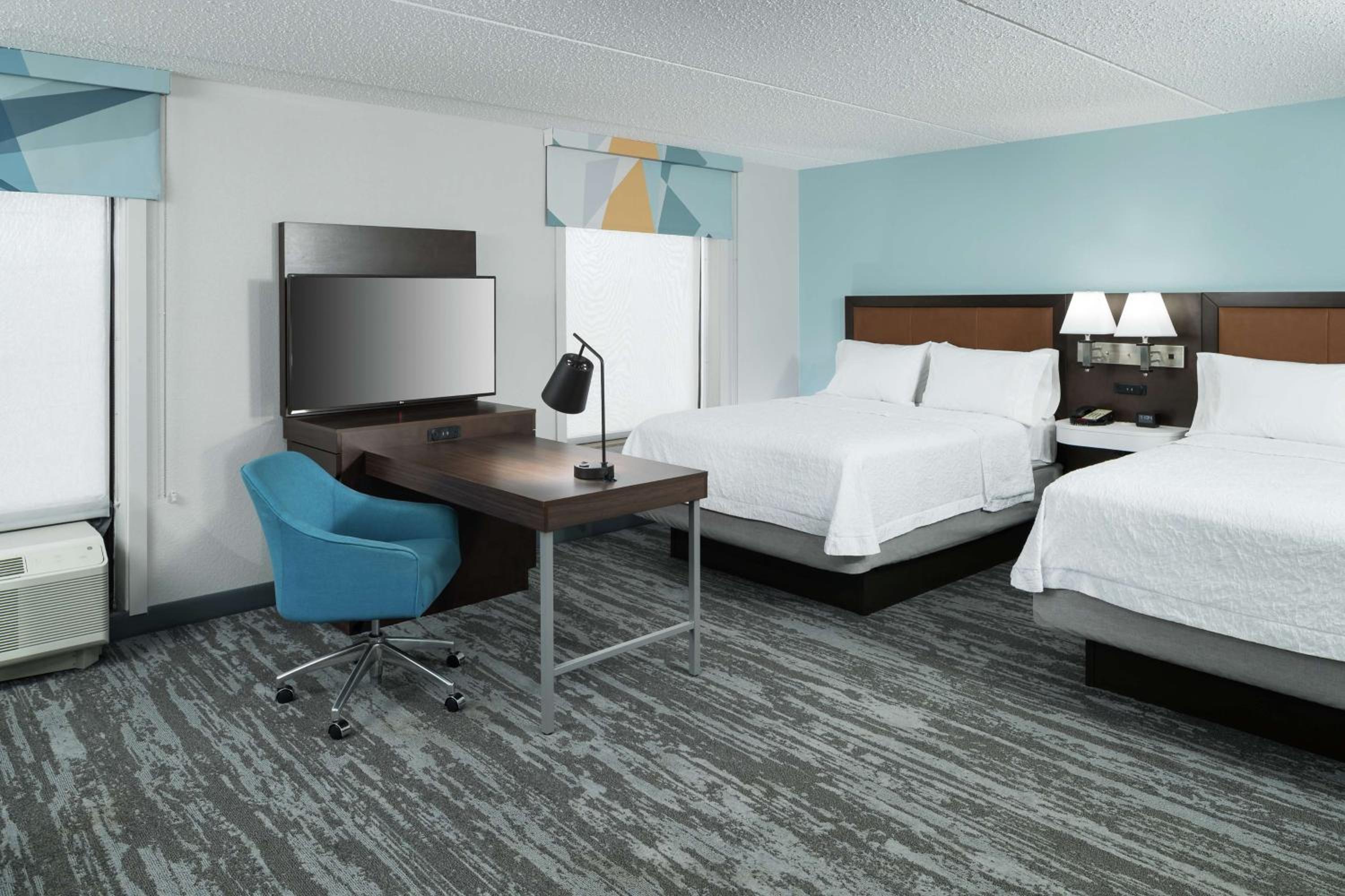 Queen Studio Suite with Two Queen Beds - Non-Smoking - Photo 1