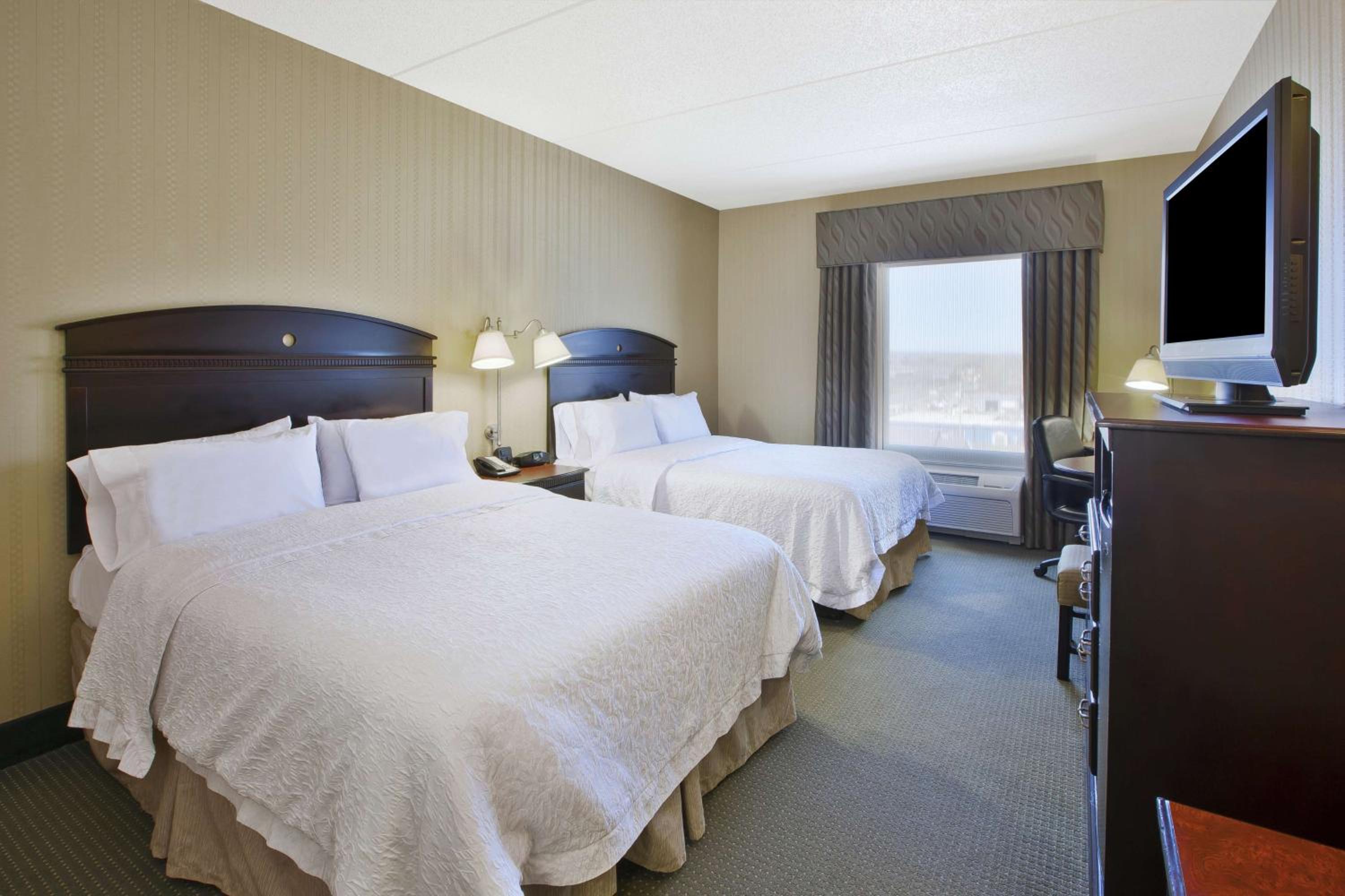 Room with Two Queen Beds - Non-Smoking - Photo 1