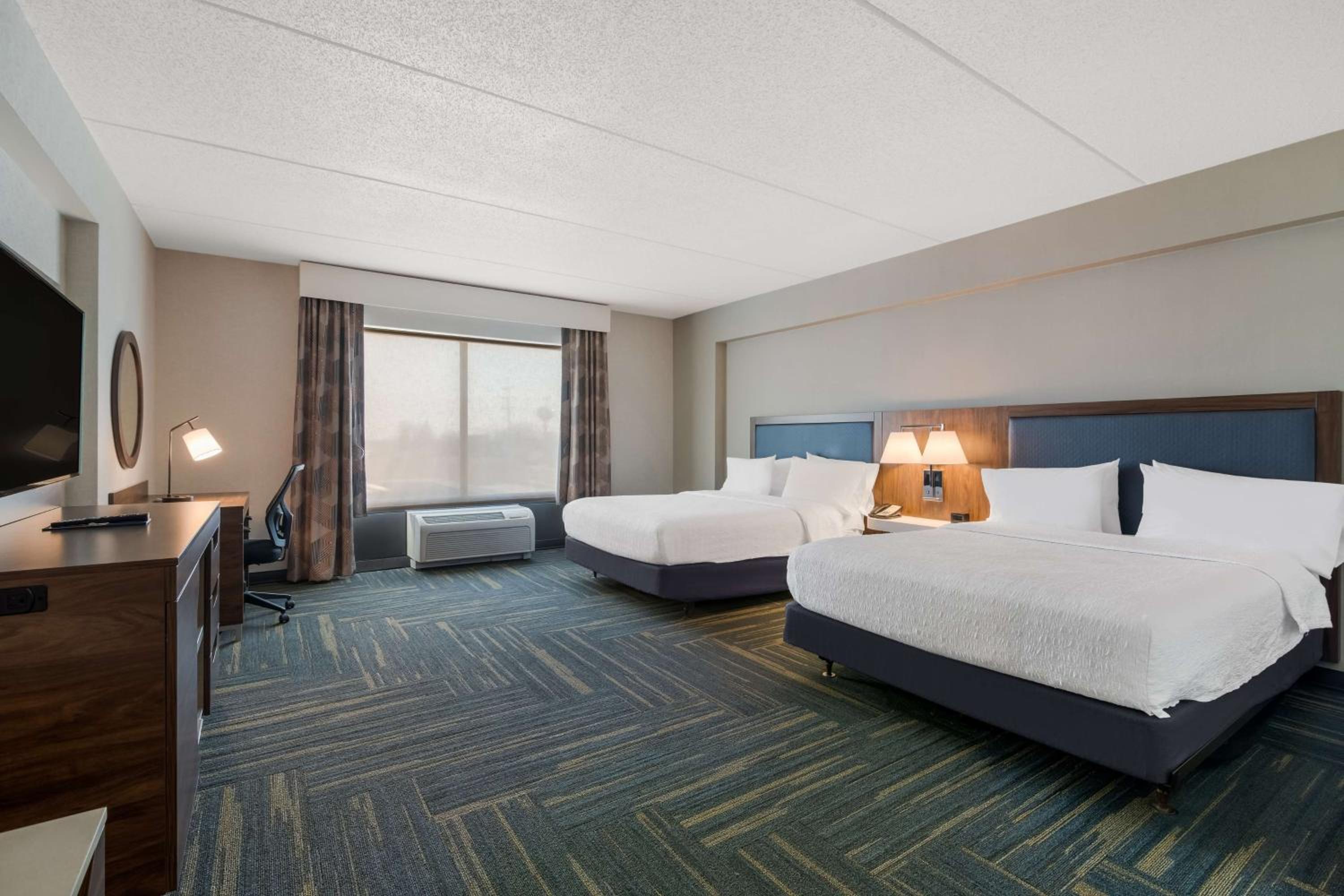 Queen Room with Two Queen Beds - Mobility and Hearing Access/Non-Smoking - Photo 2
