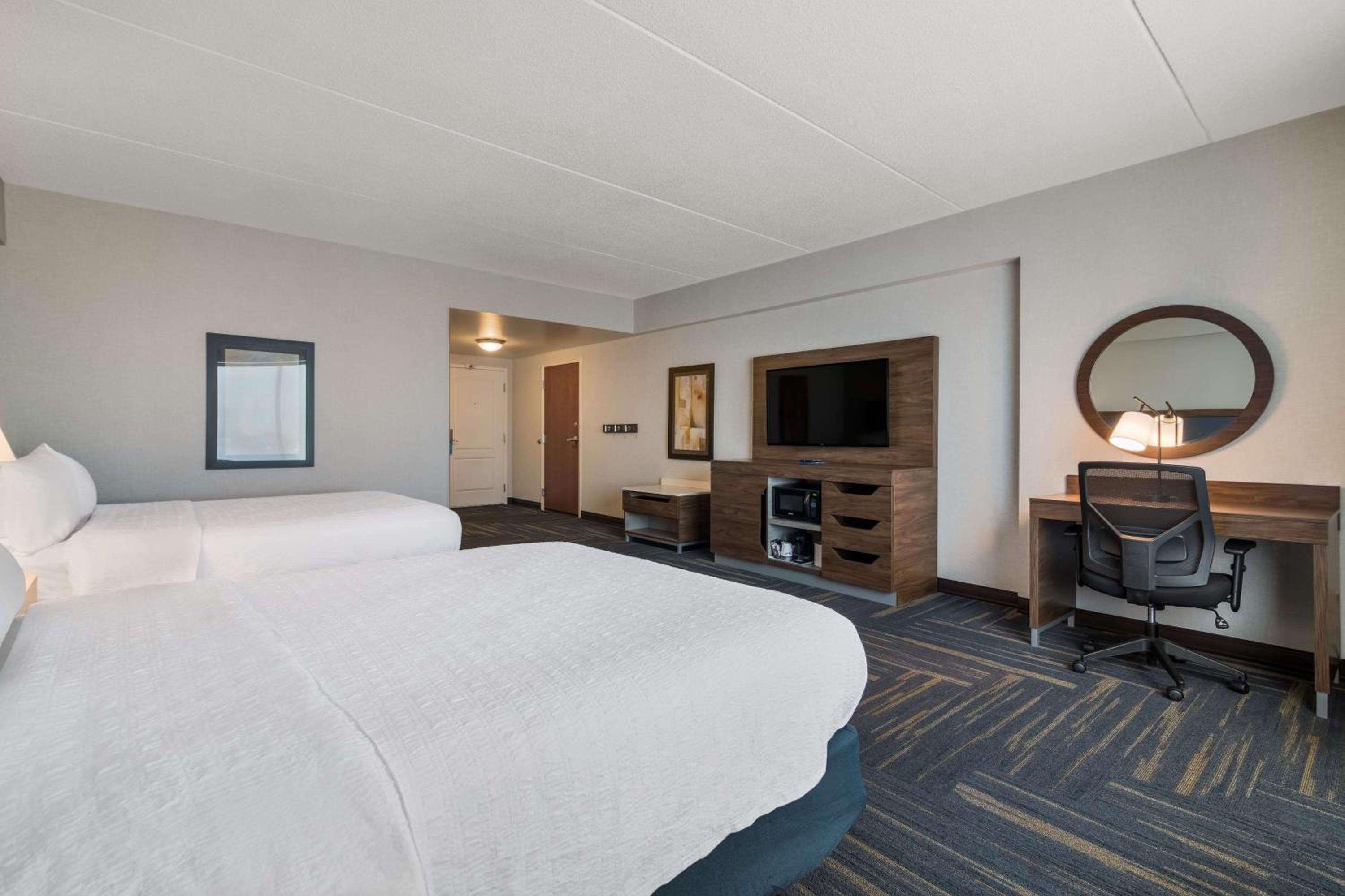 Queen Room with Two Queen Beds - Mobility and Hearing Access/Non-Smoking - Photo 4