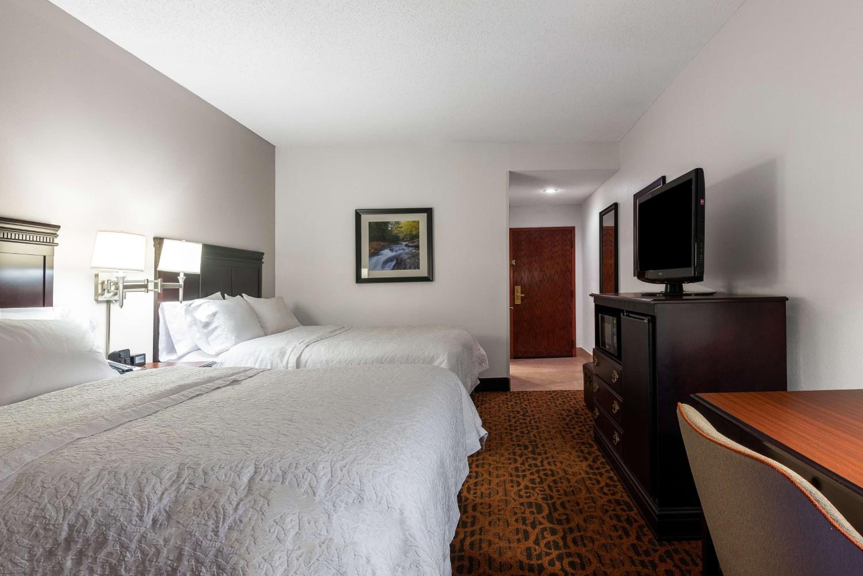 Room with Two Queen Beds - Non-Smoking - Photo 1