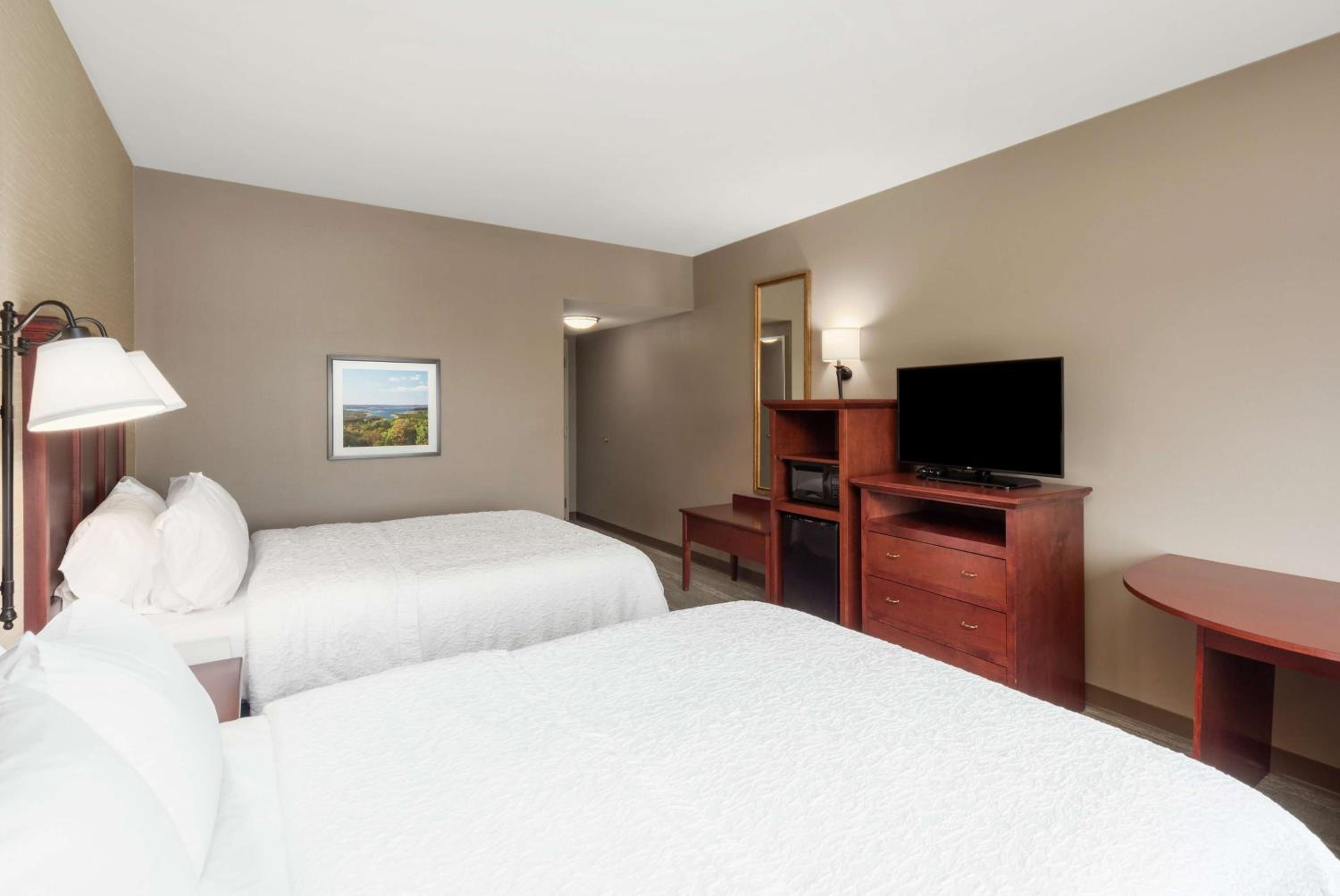 Queen Room with Two Queen Beds - Non-Smoking - Photo 1