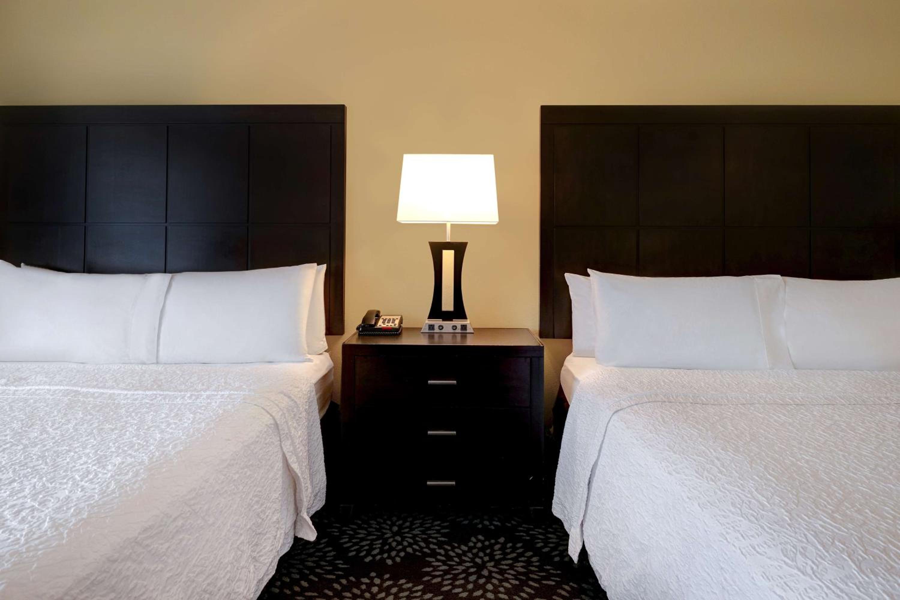 Queen Room with Two Queen Beds - Hearing Access/Non-Smoking