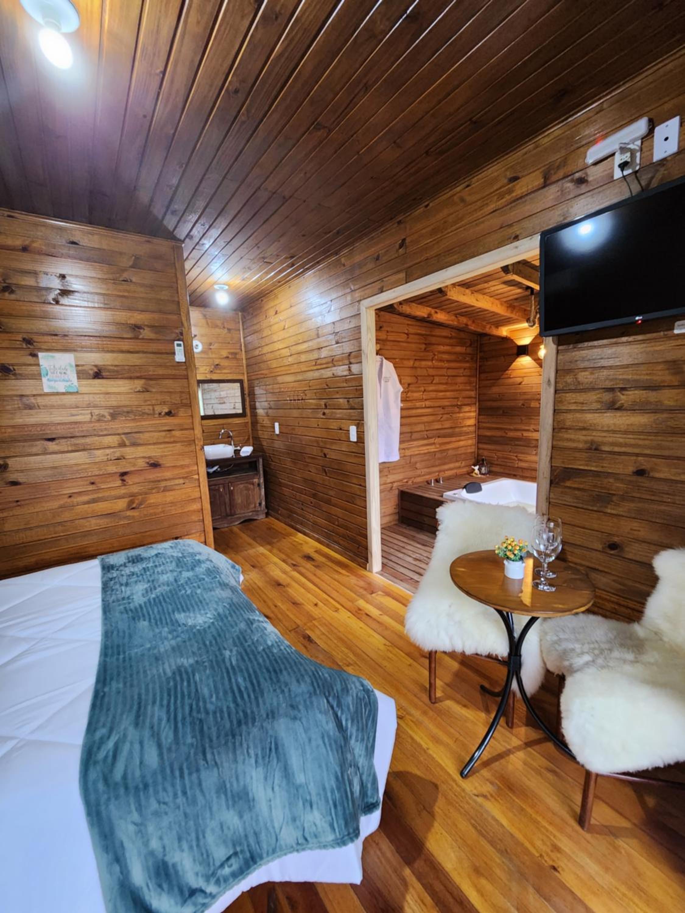 One-Bedroom Chalet - Photo 11