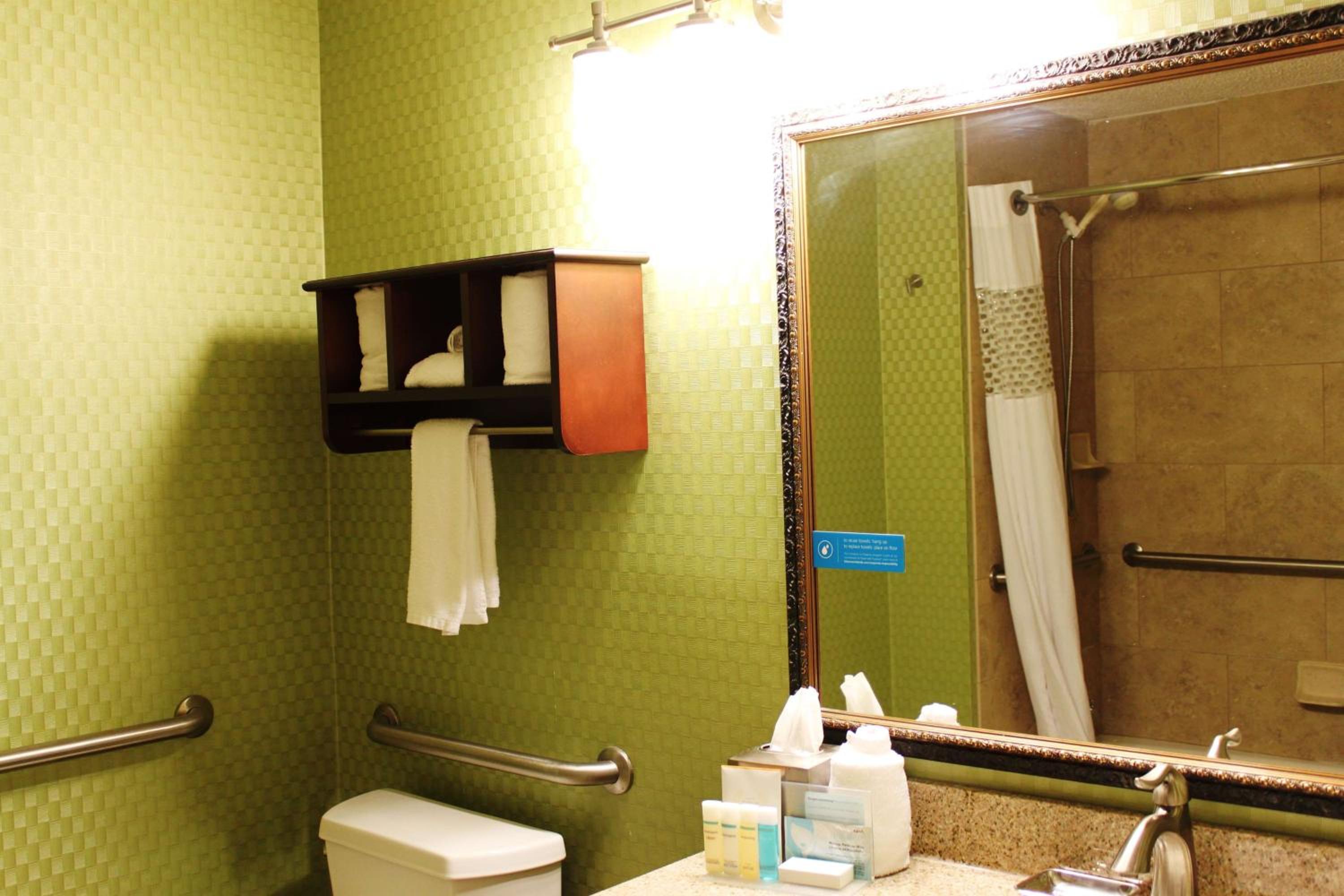 King Room - Mobility Access/Non-Smoking photo 3