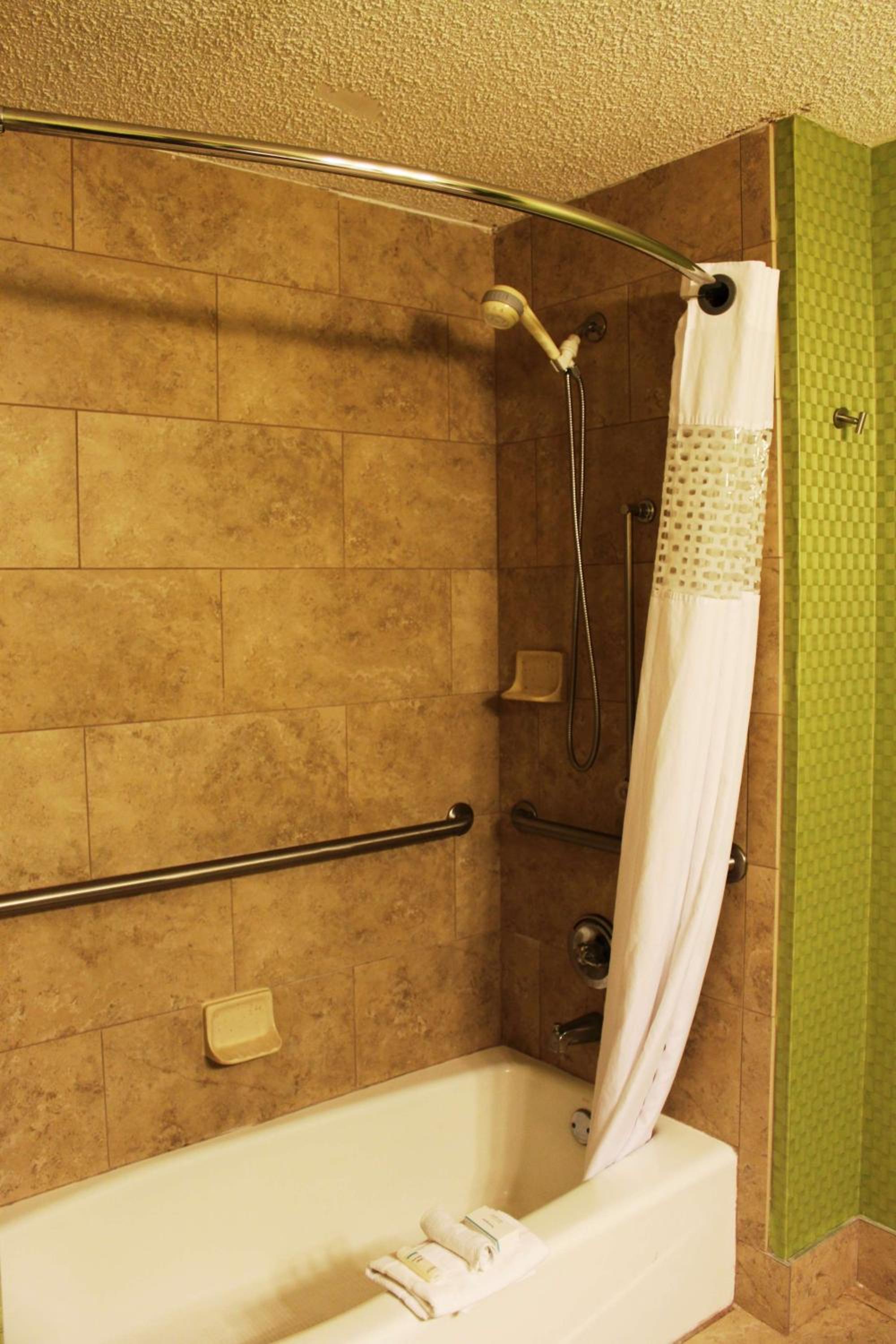 King Room - Mobility Access/Non-Smoking photo 2