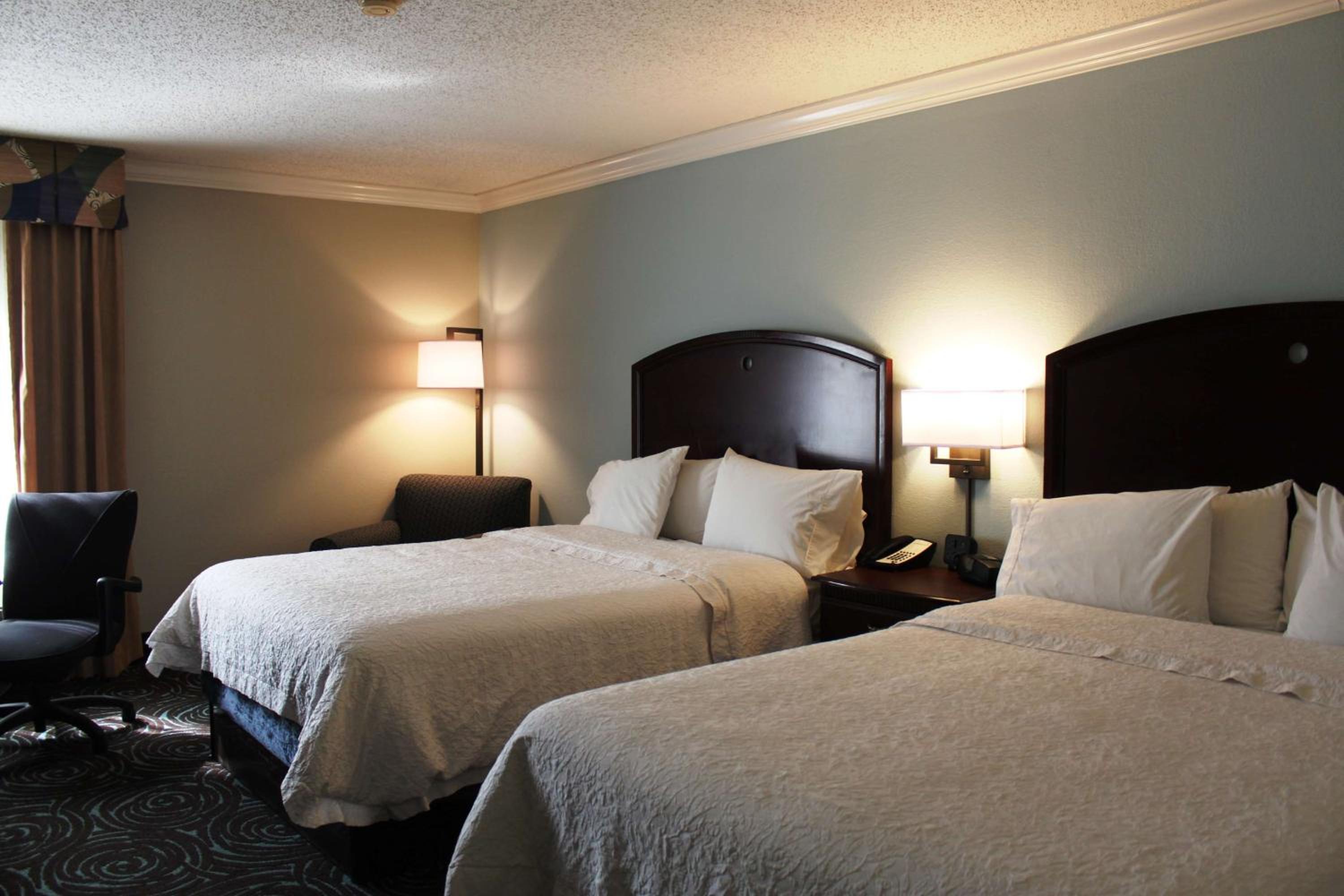 Double Room With Two Double Beds - Non-Smoking photo 2