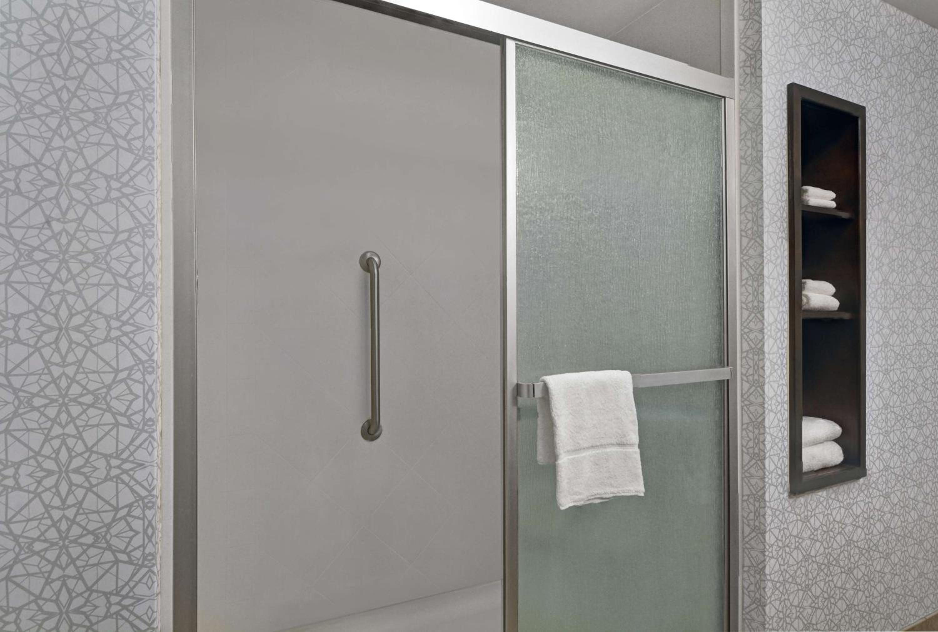 King Room - Non-Smoking - Photo 4
