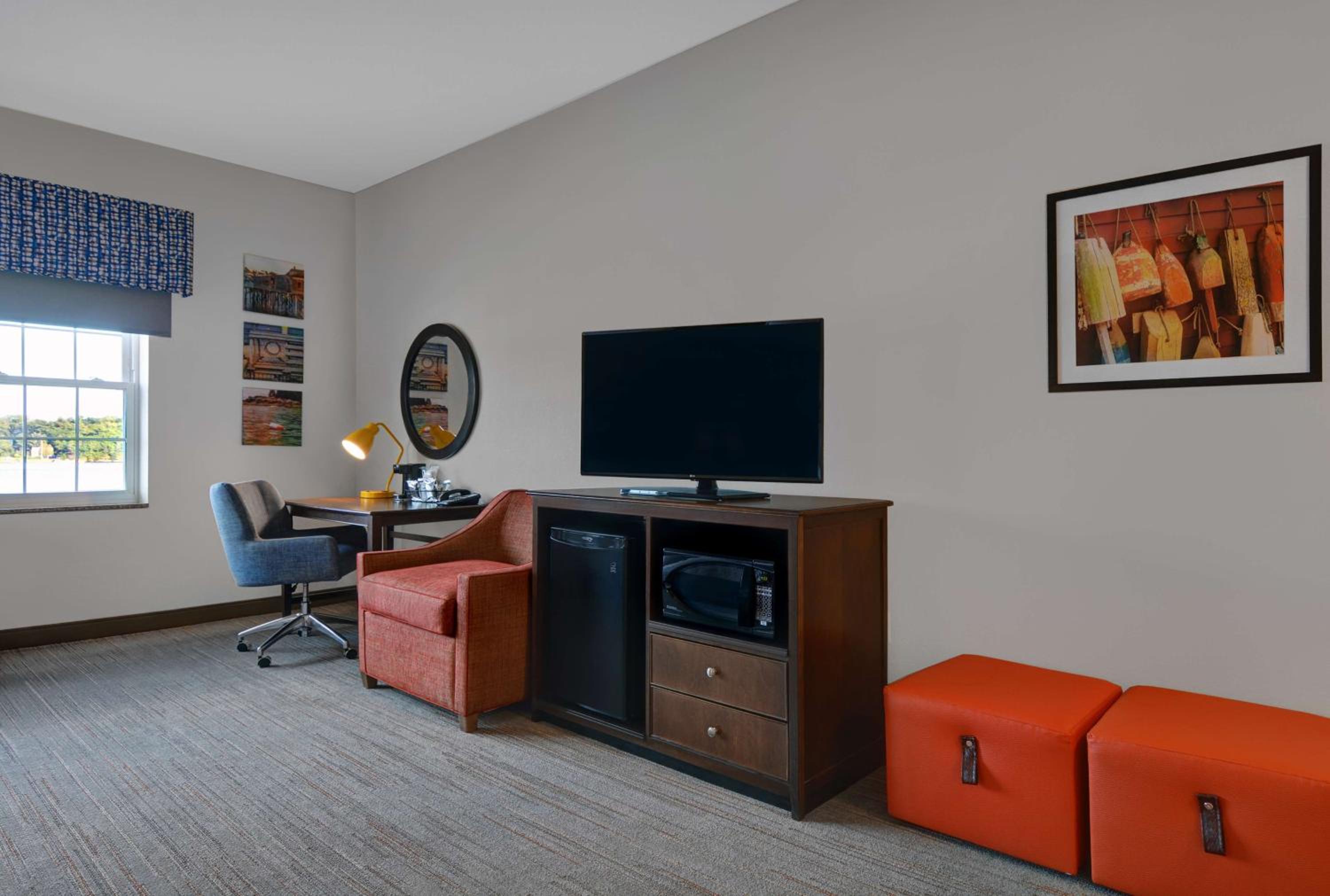 Queen Room with River View - Photo 1