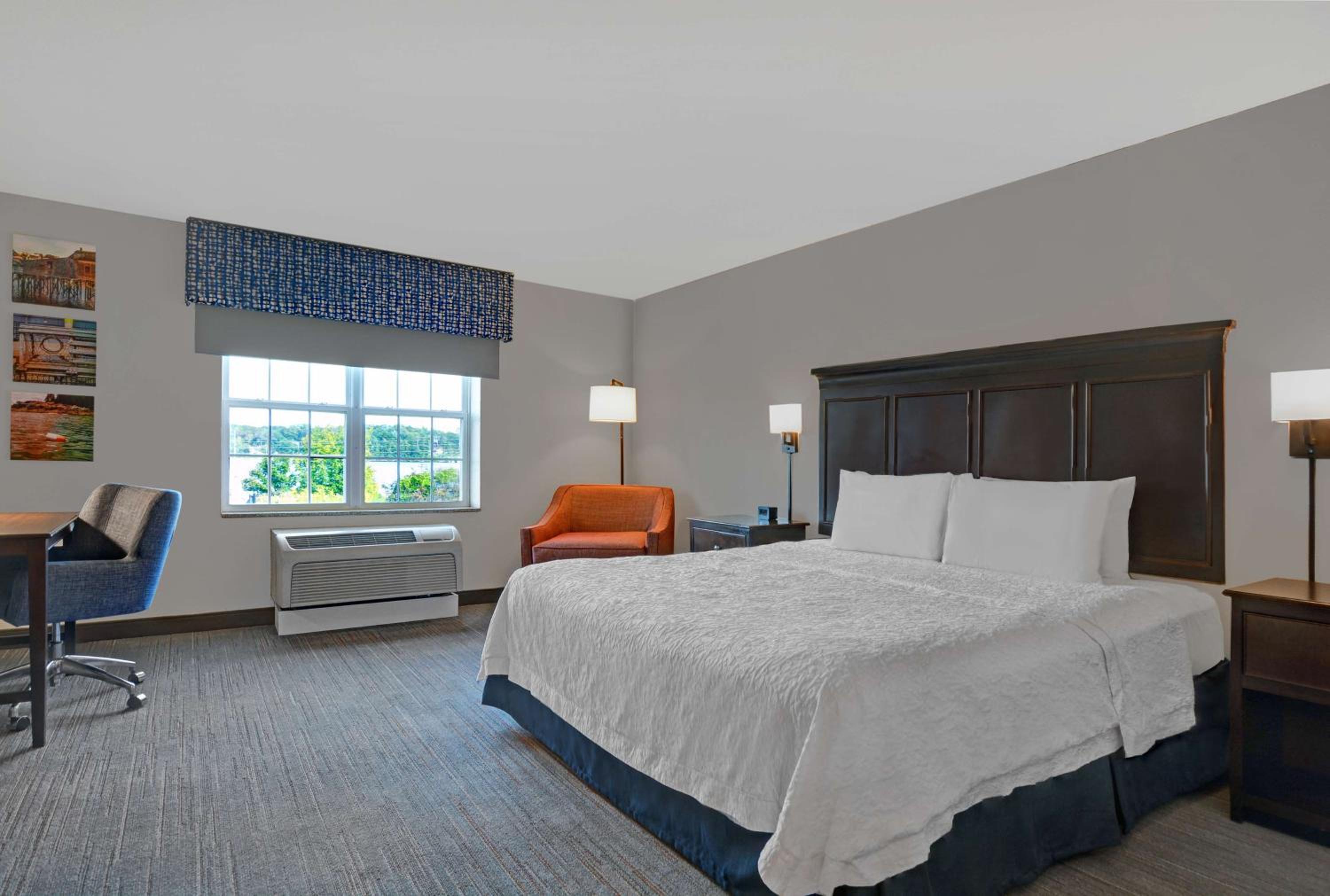 King Room with River View - Photo 1