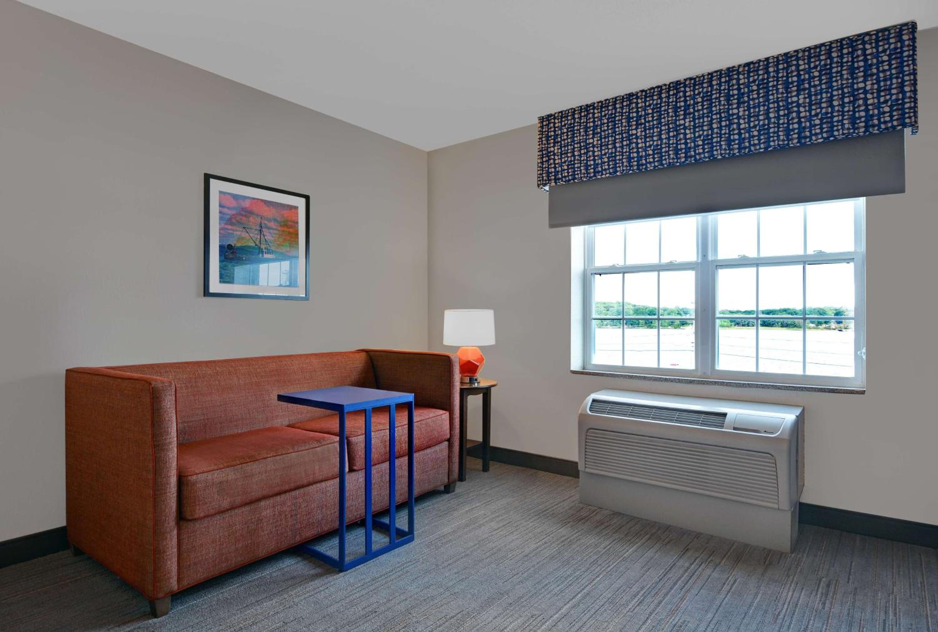 King Study with River View - Photo 2
