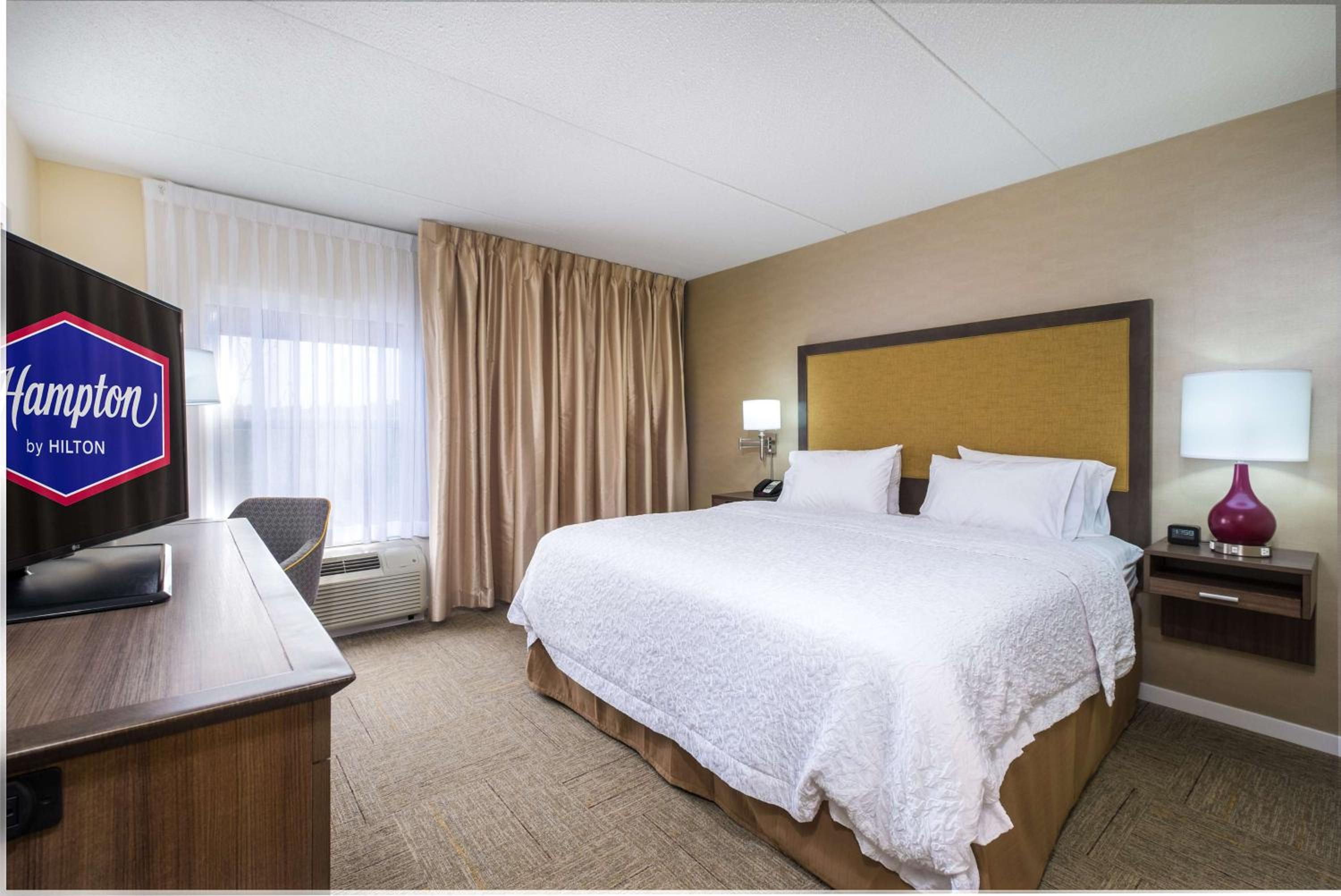 Executive King Room - Non-Smoking - Photo 2