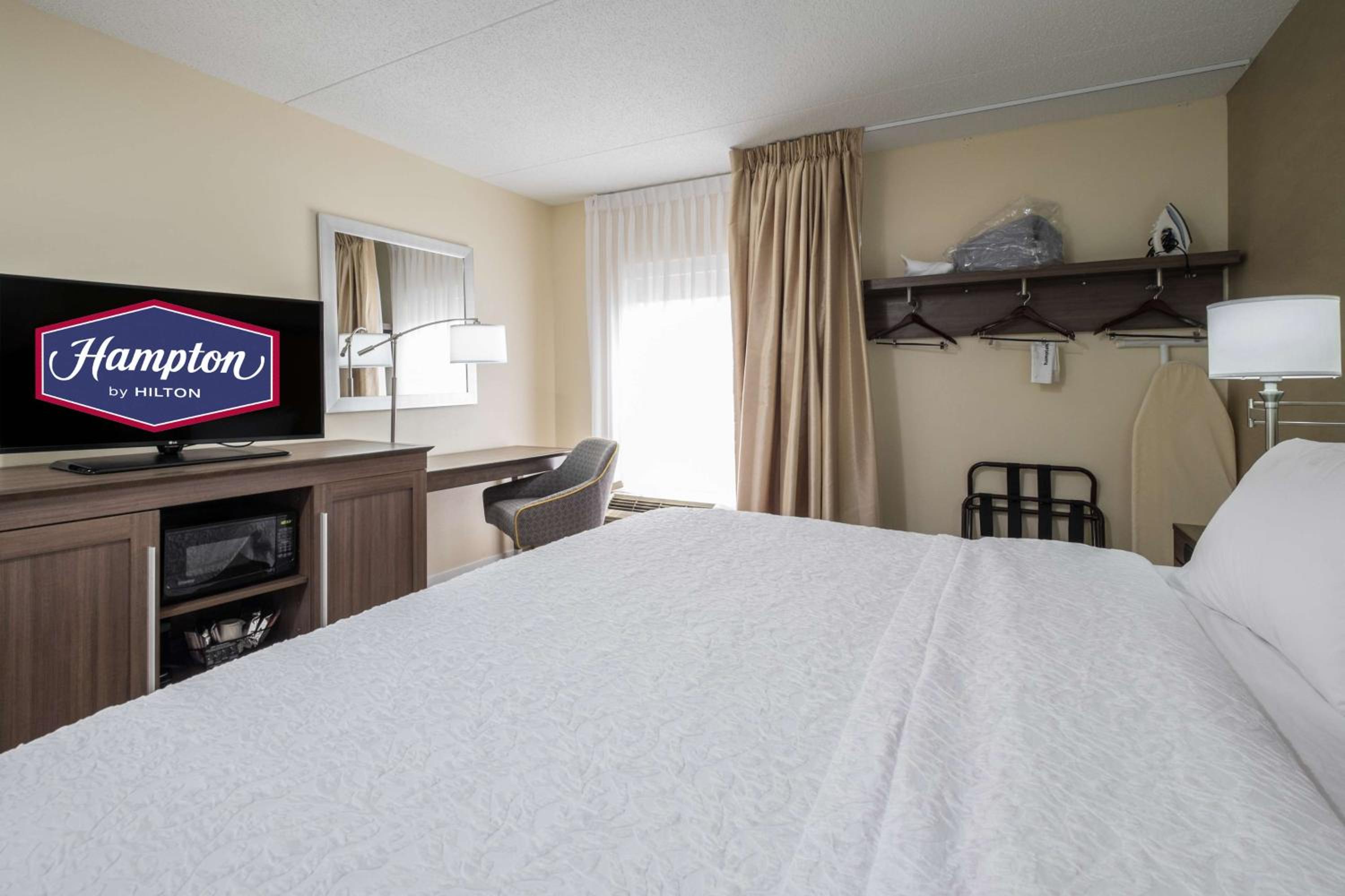 Executive King Room - Non-Smoking - Photo 3