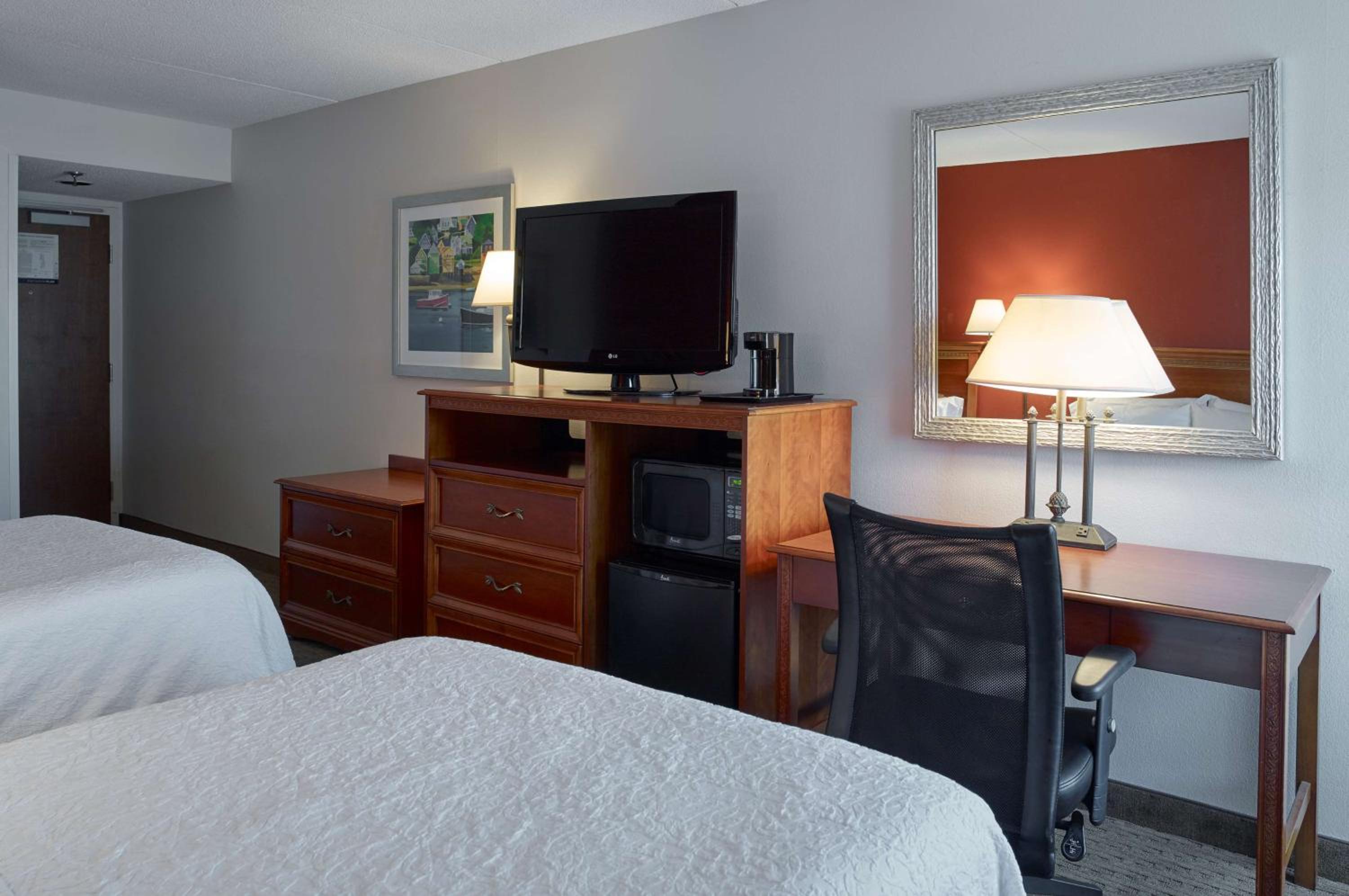 Double Room With Two Double Beds - Non-Smoking photo 2