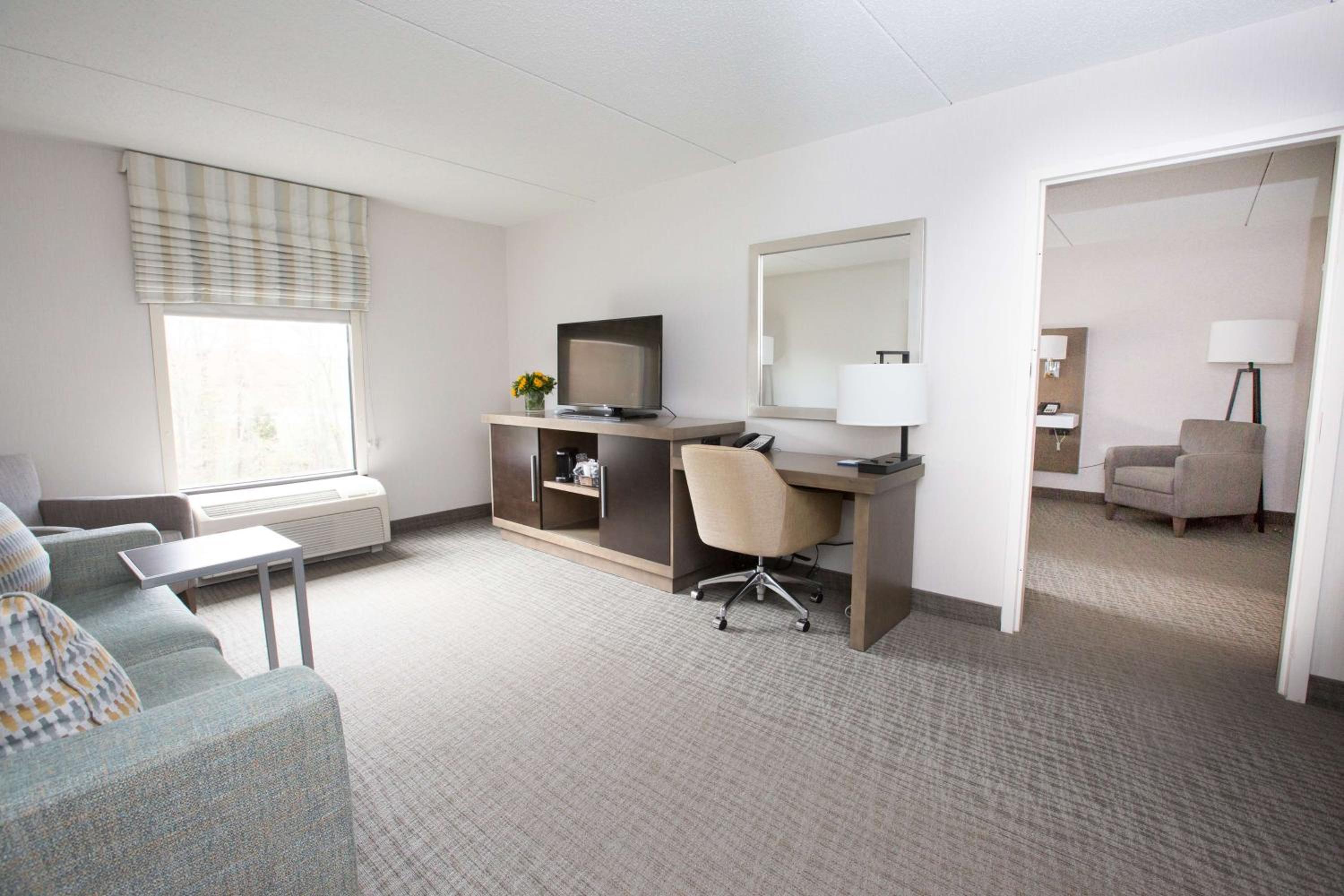 One-Bedroom King Suite with Sofa Bed - Non-Smoking - Photo 2