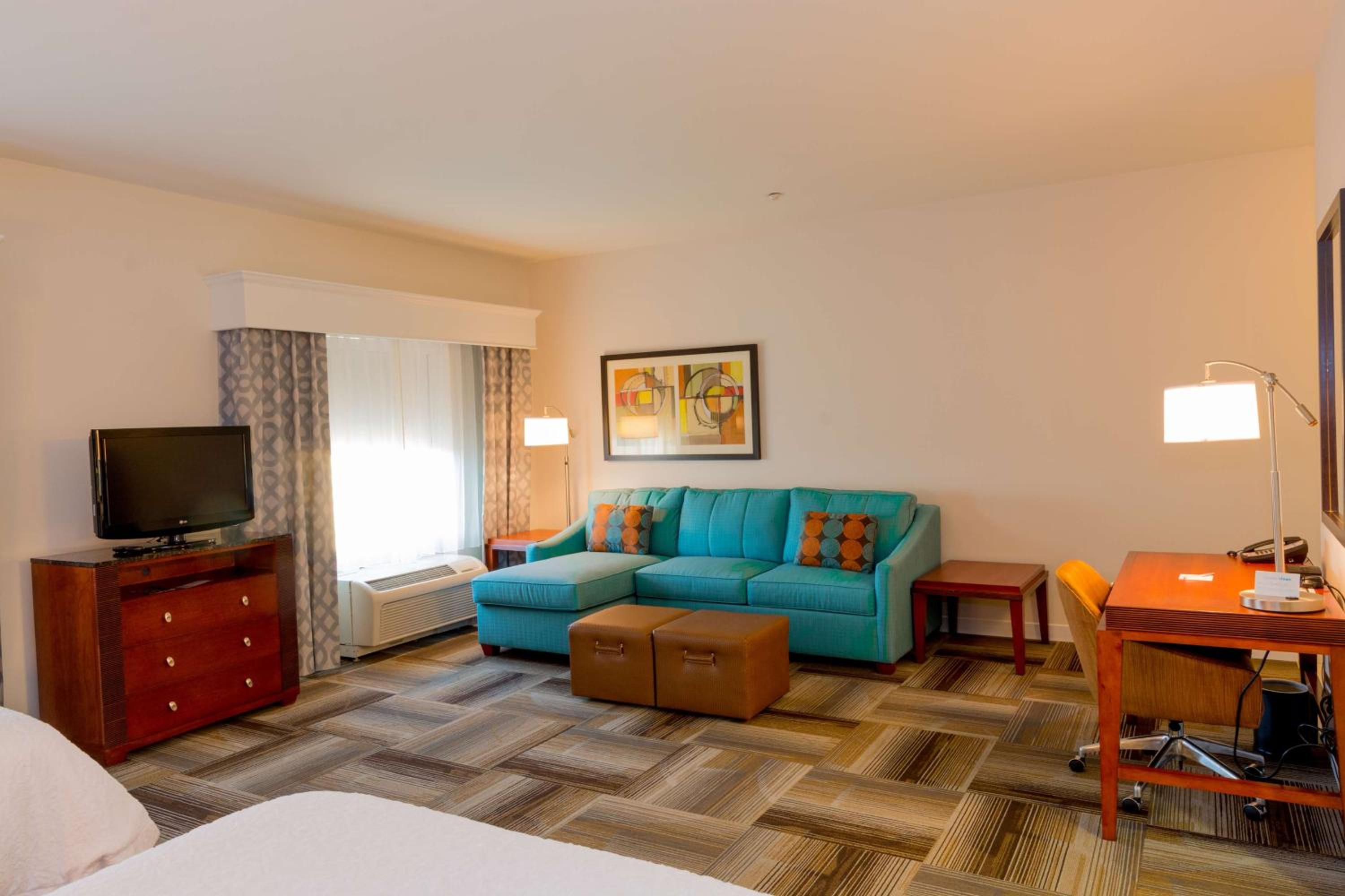 Queen Suite with Two Queen Beds - Non-Smoking - Photo 1