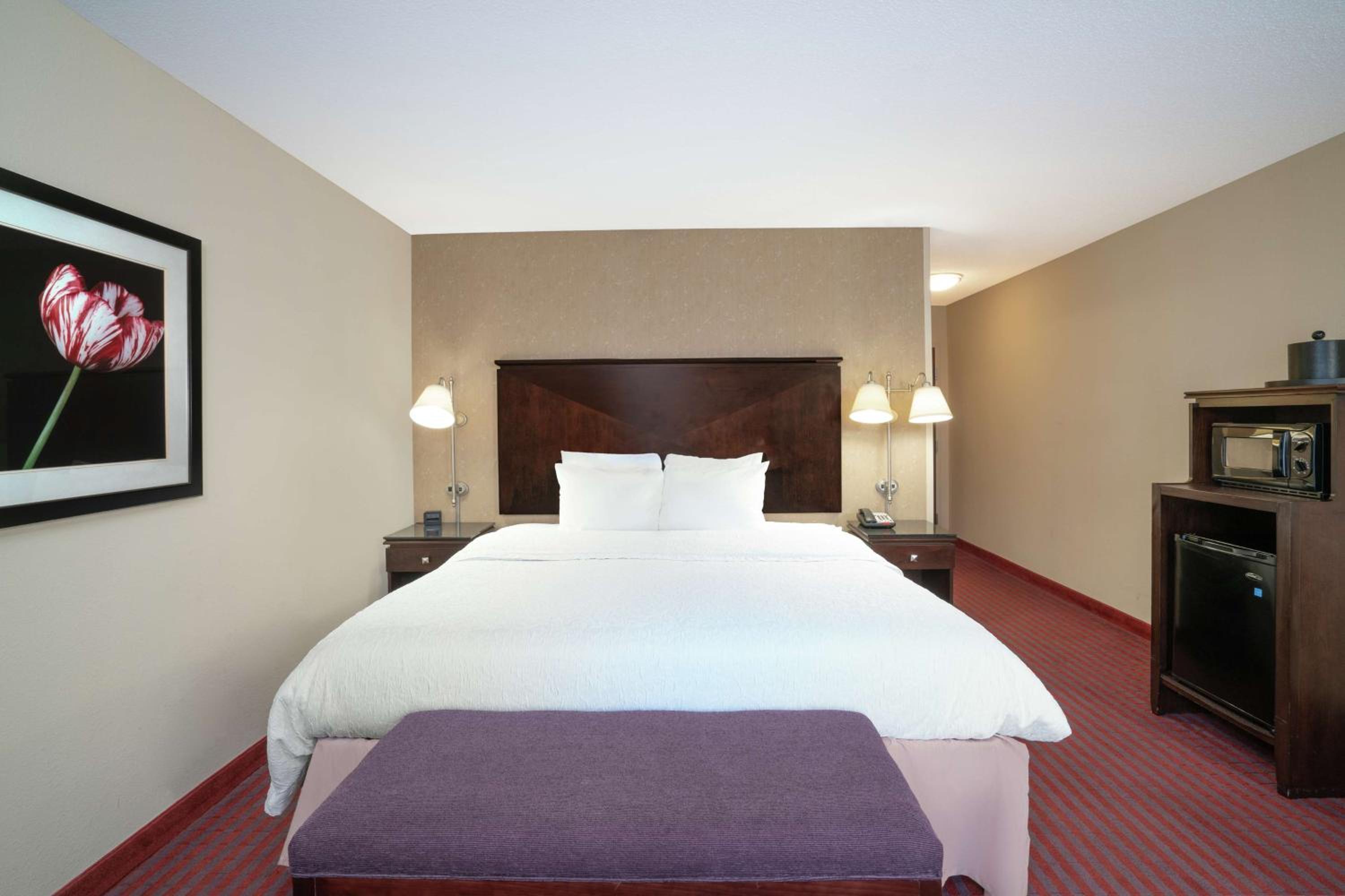 King Room with King Bed - Non-Smoking - Photo 1