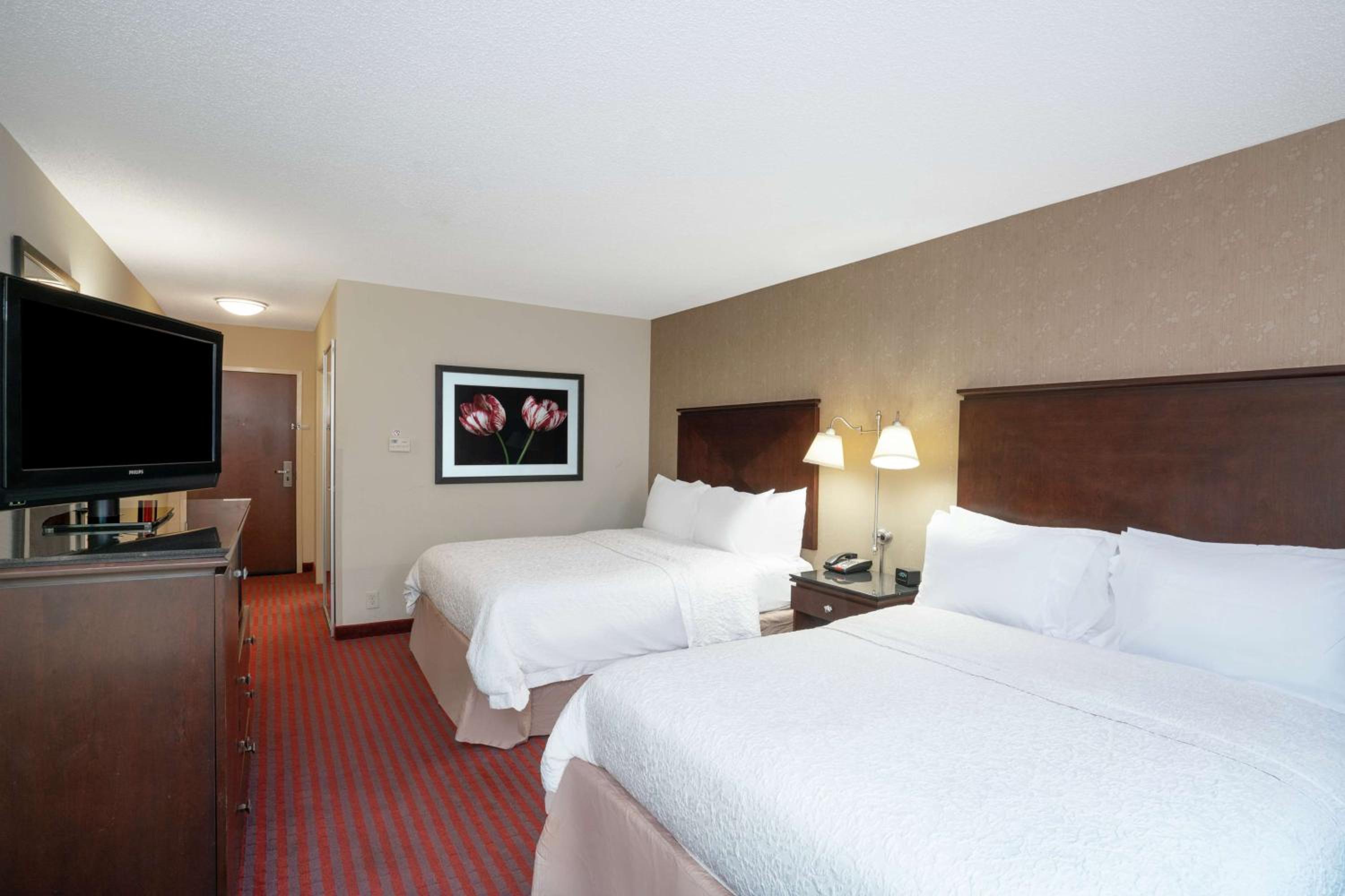 Room with Two Queen Beds - Non-Smoking - Photo 1