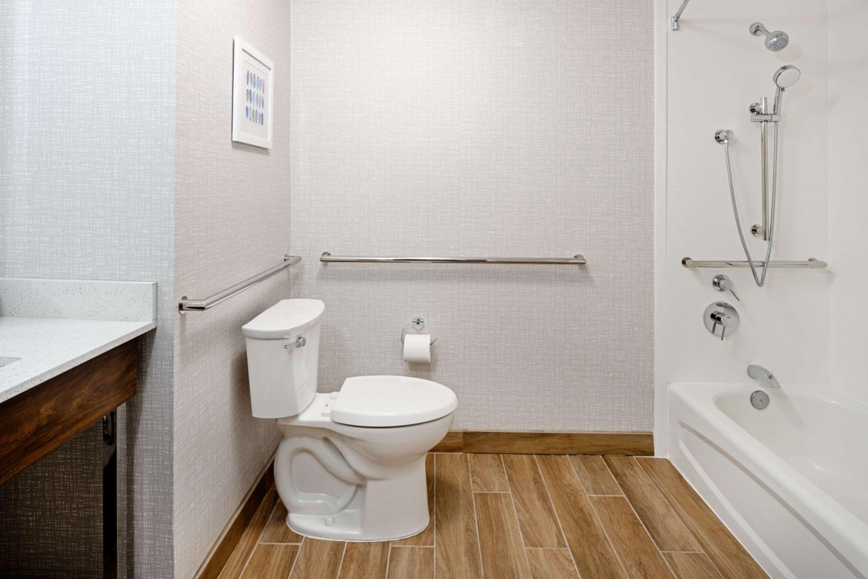 King Room - Mobility Access/Non-Smoking - Photo 4